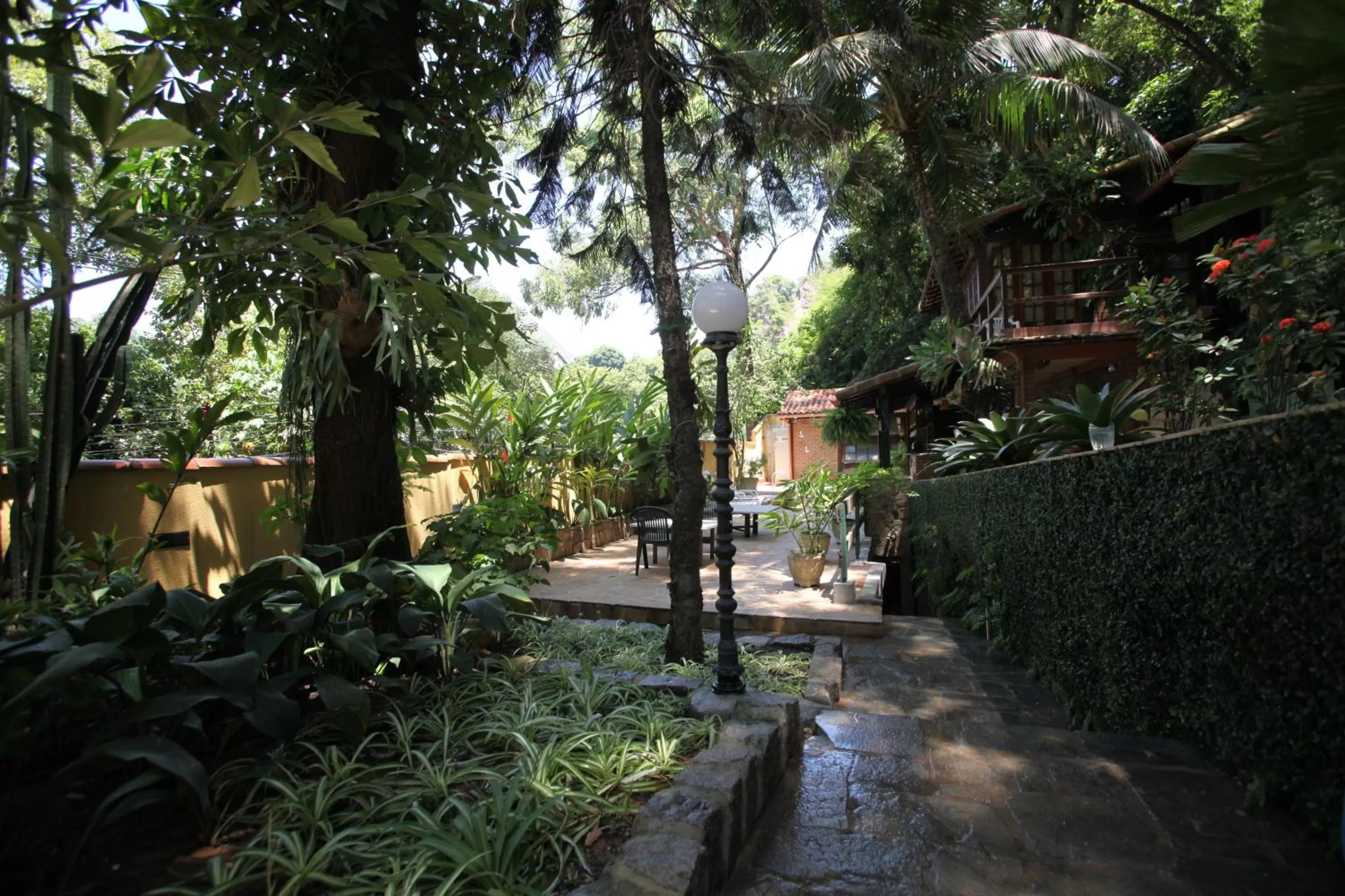 Facade/entrance, Garden in O Veleiro Bed and Breakfast