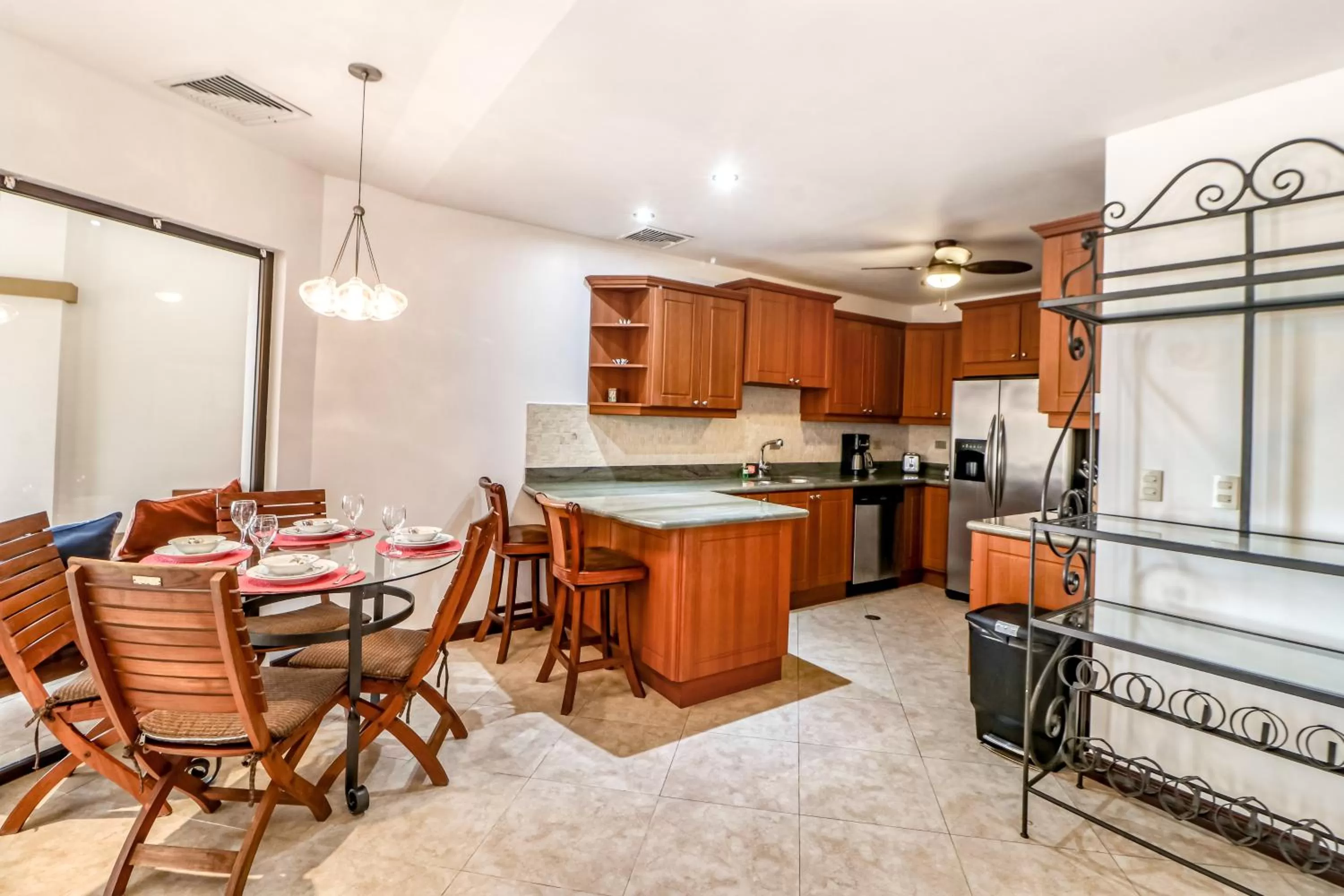 Kitchen/Kitchenette in Tres Regalos 303N