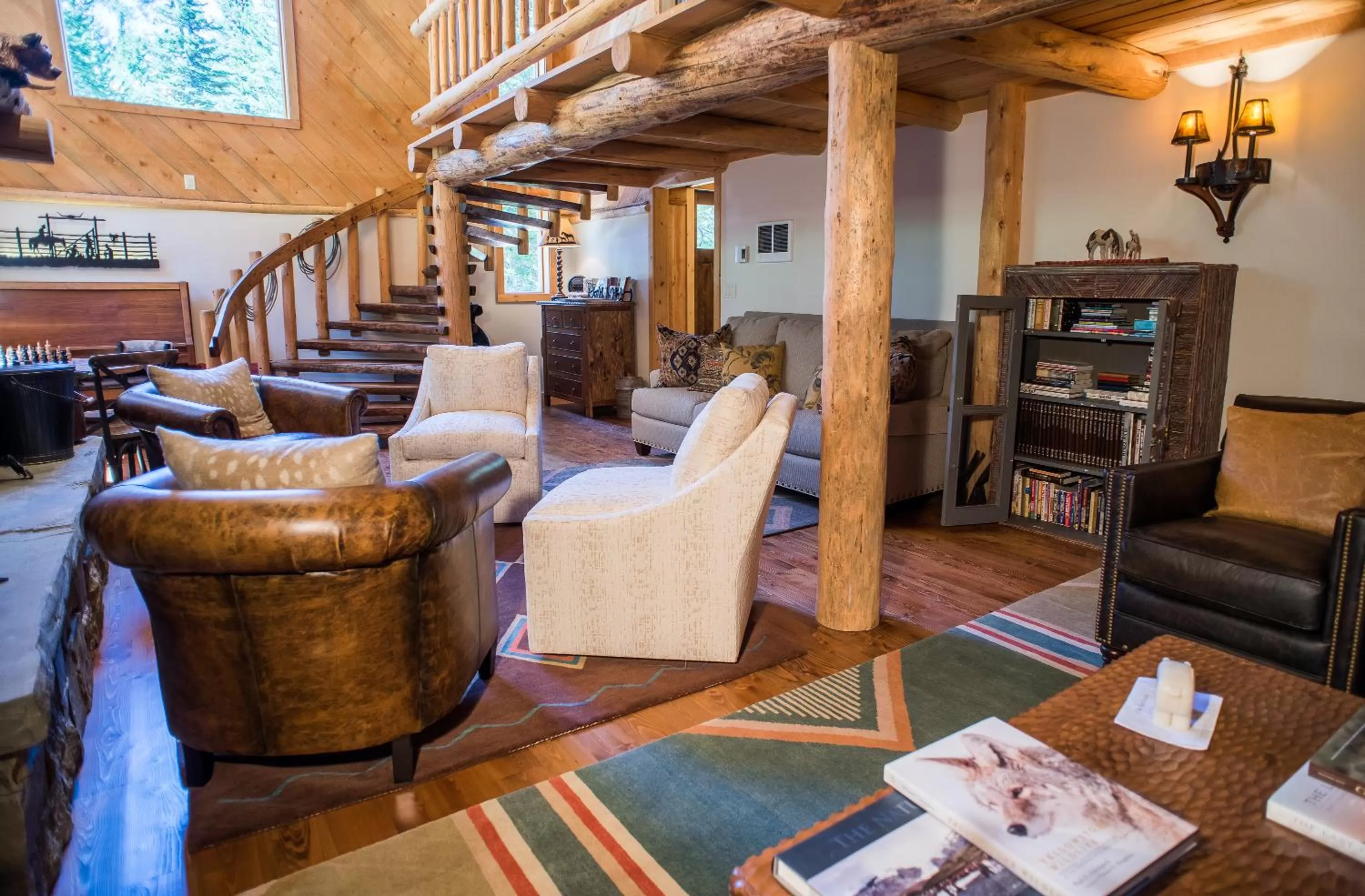 Communal lounge/ TV room in Jackson Hole Hideout