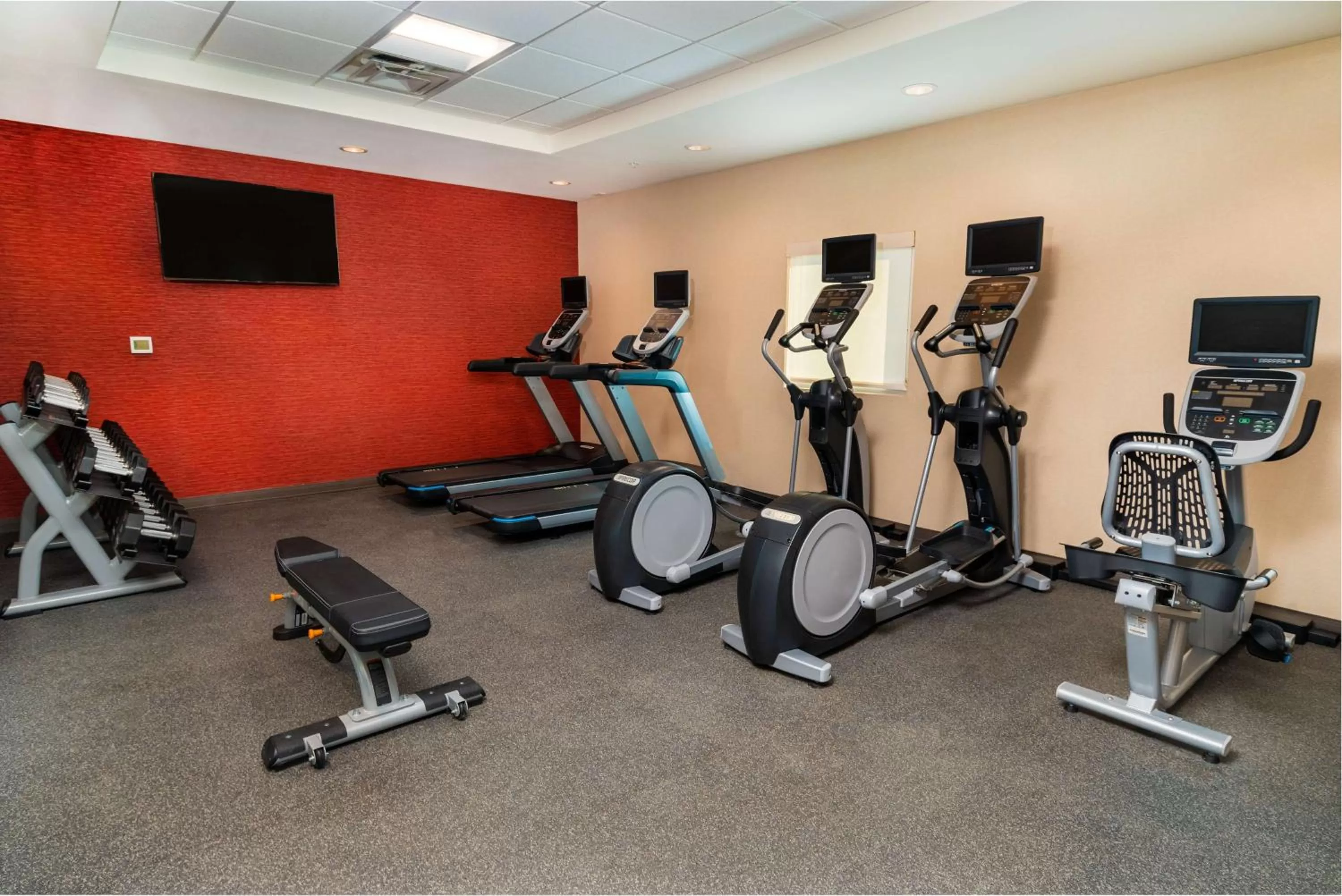 Fitness centre/facilities in Home2 Suites Bakersfield