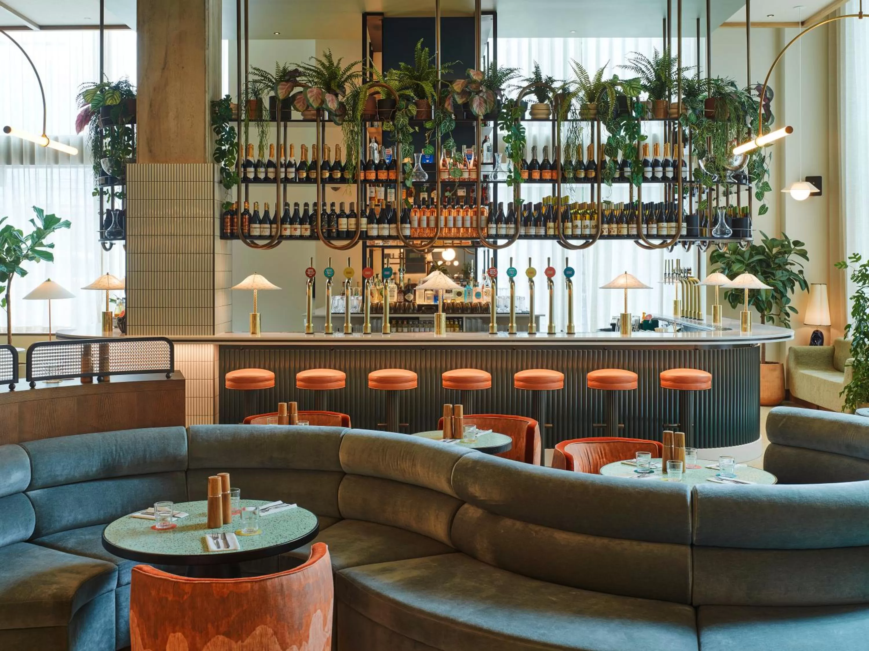 Lounge or bar in TRIBE London Canary Wharf