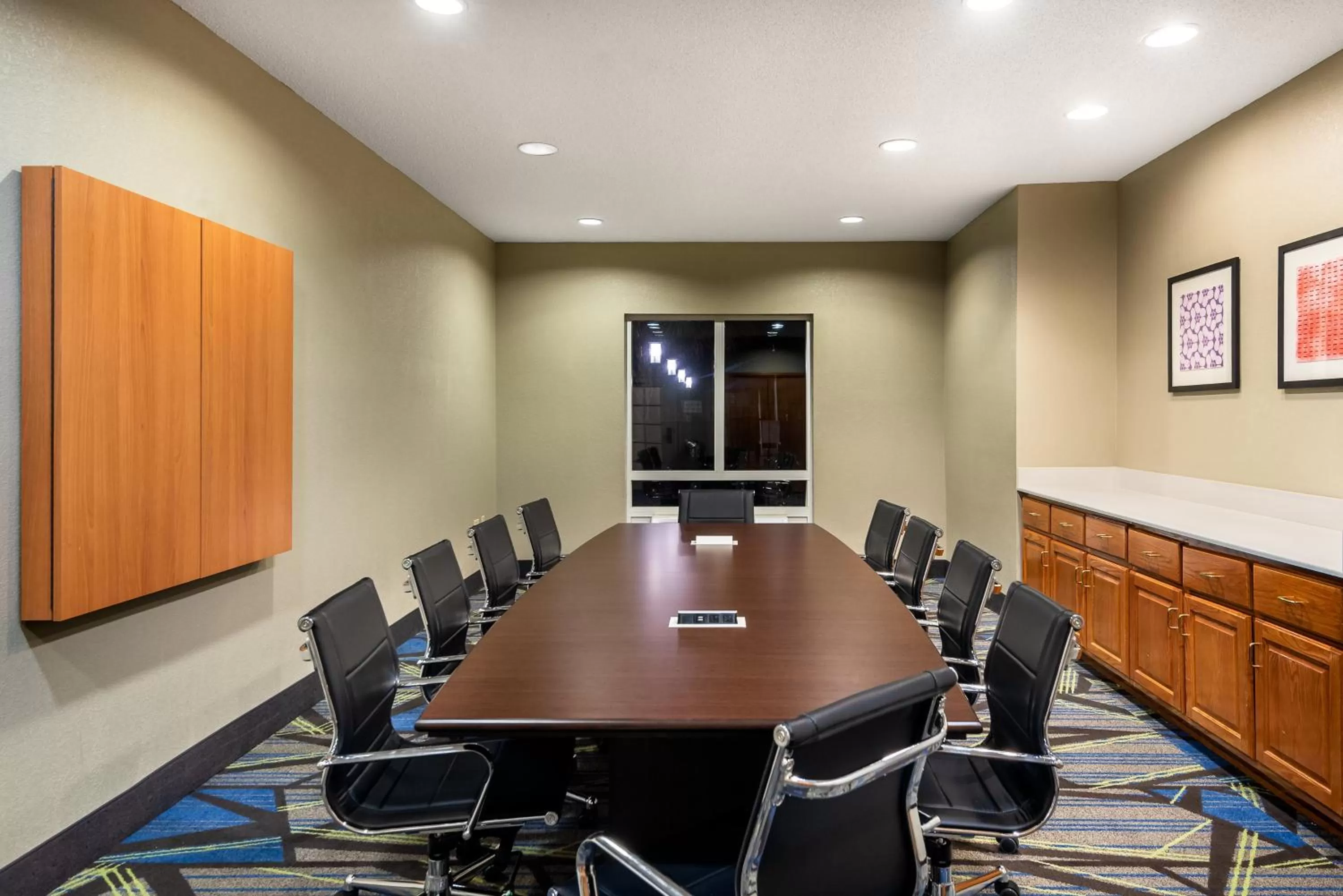 Meeting/conference room in Holiday Inn Express Daphne-Spanish Fort by IHG