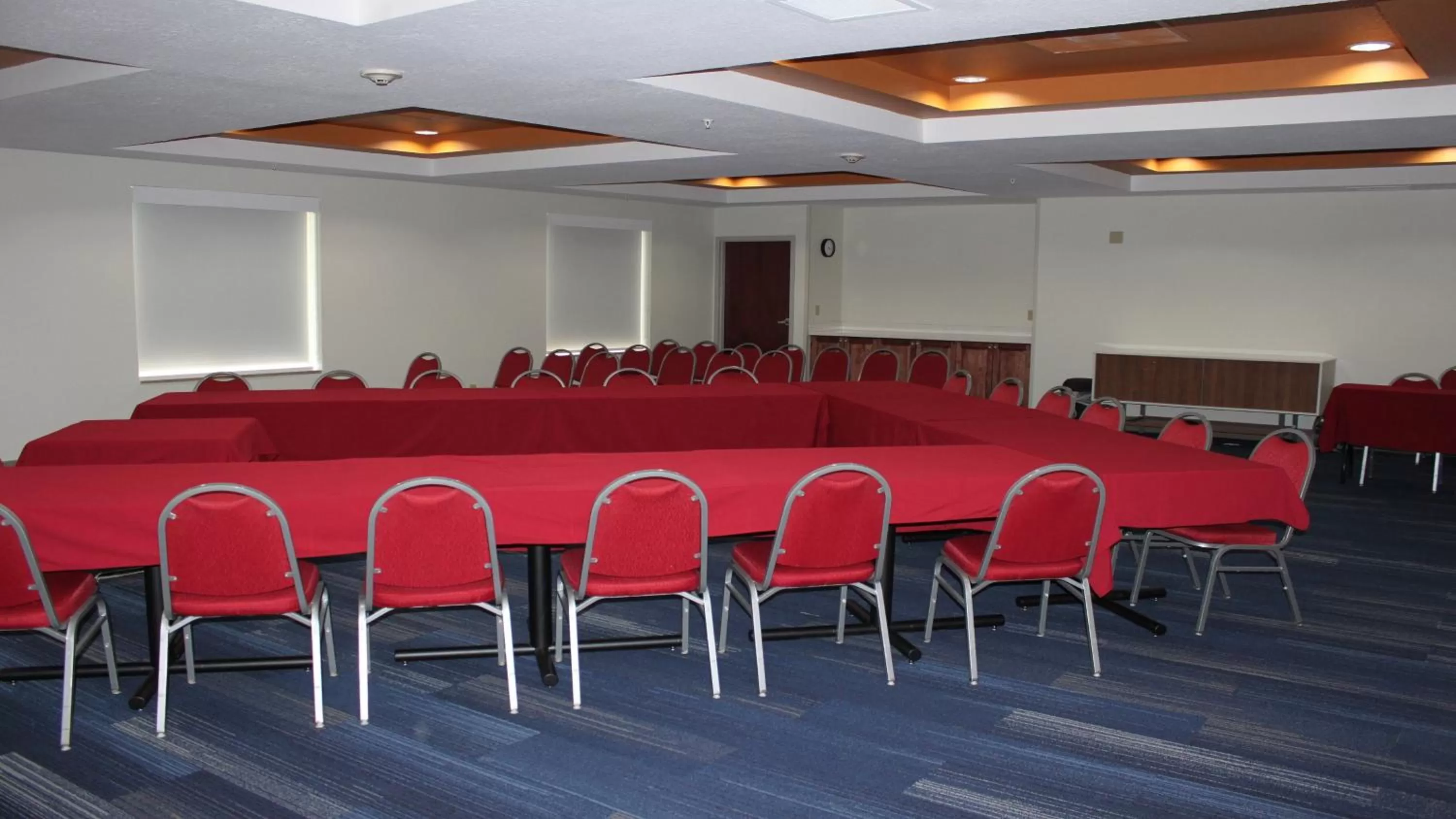 Meeting/conference room in Holiday Inn Express Orlando - South Davenport by IHG