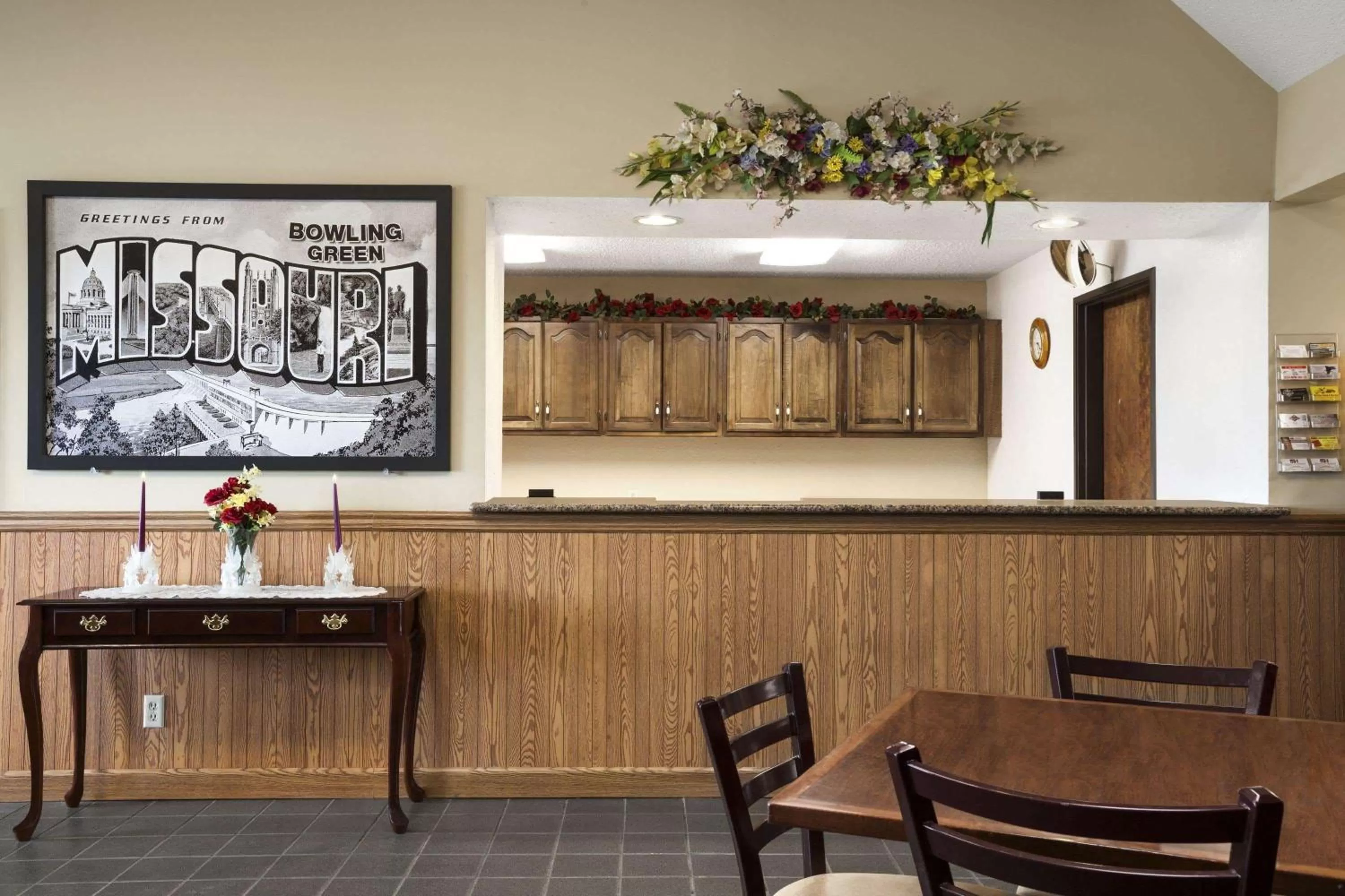 On site, Restaurant/Places to Eat in Super 8 by Wyndham Bowling Green