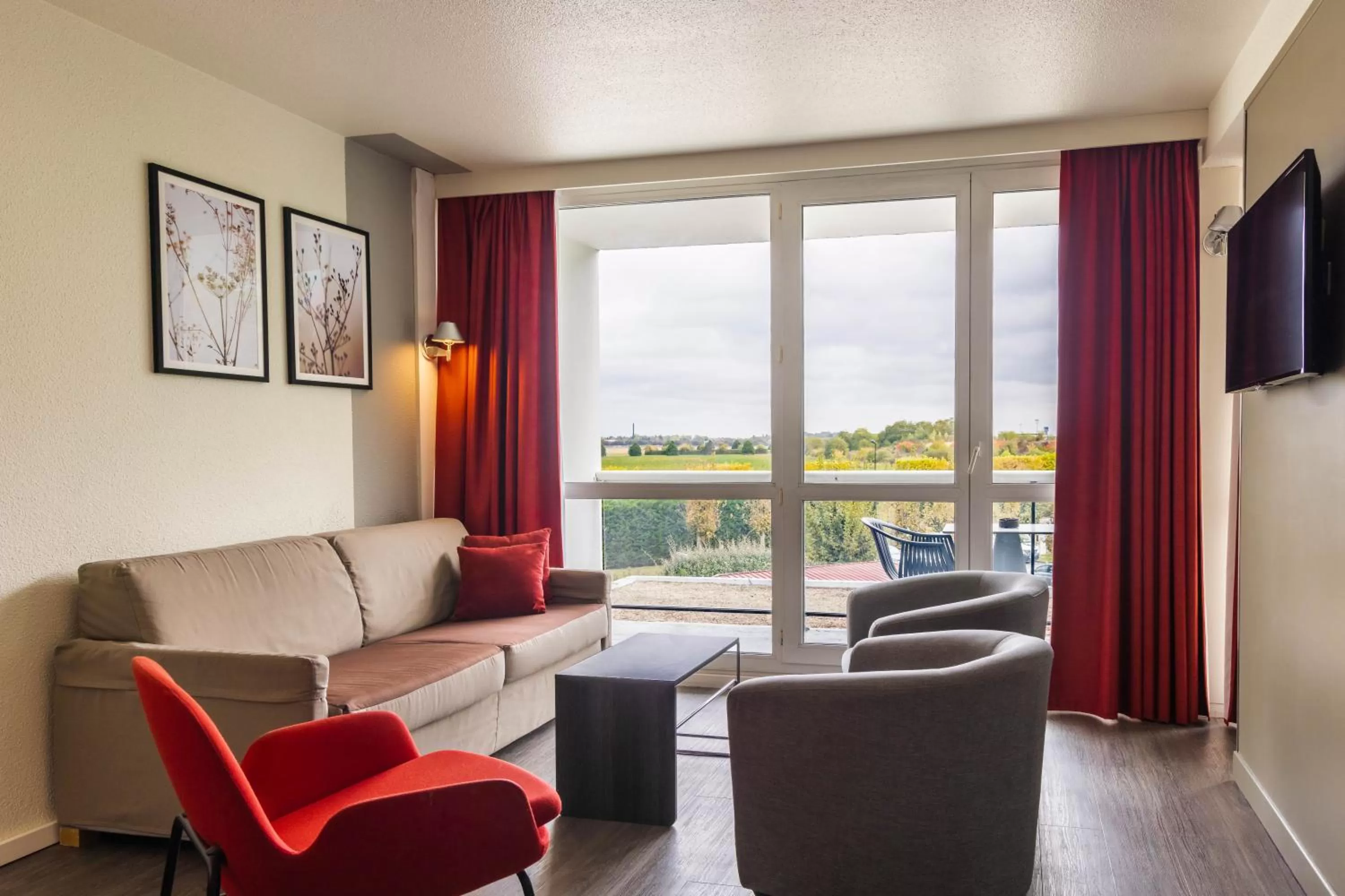 Bedroom in Novotel Senart Golf De Greenparc