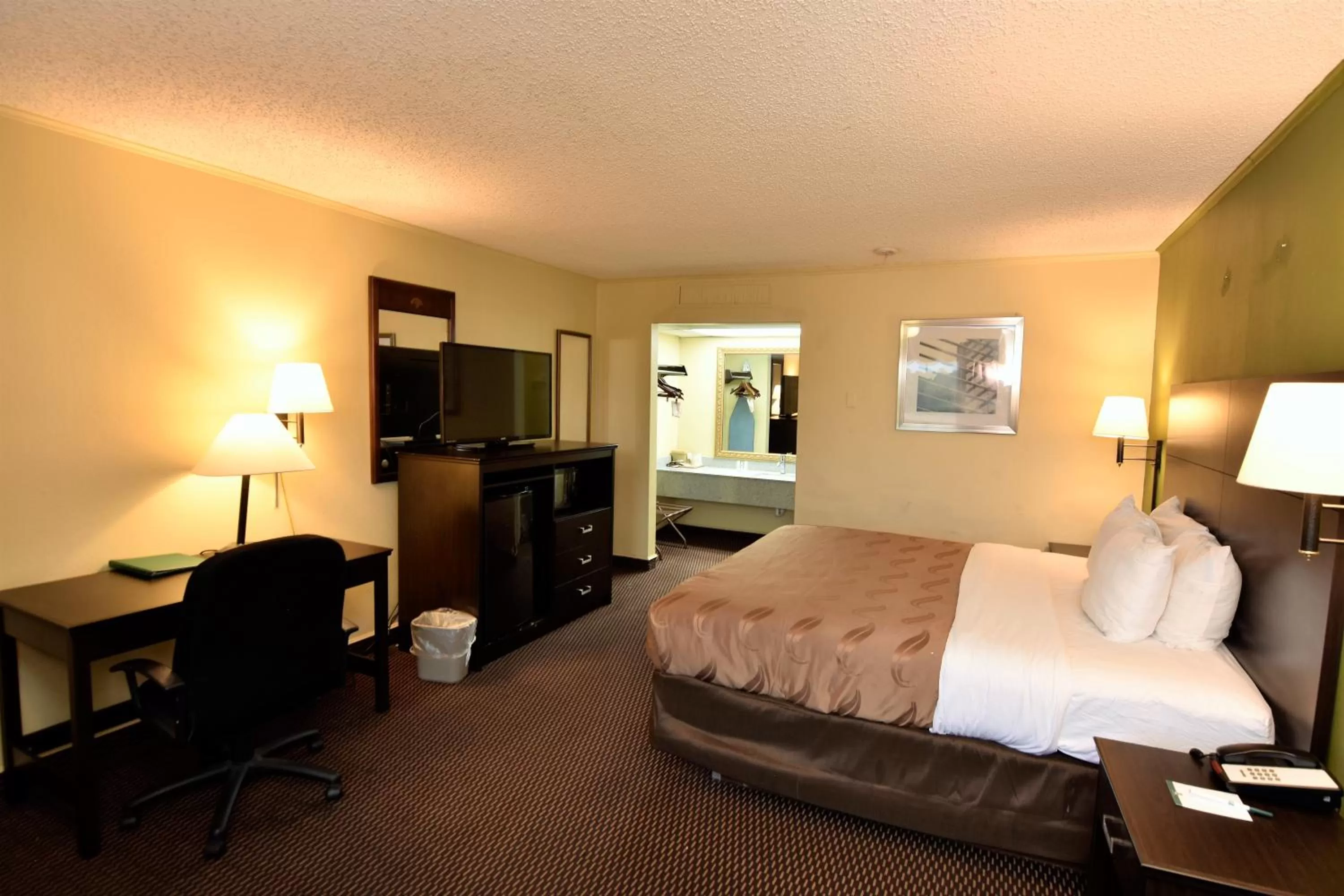 Photo of the whole room, Bed in Rodeway Inn Harbison Area