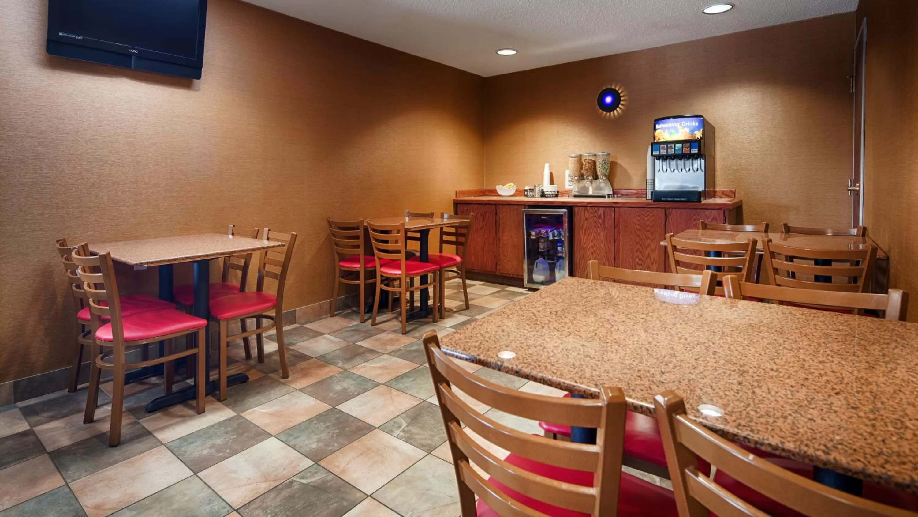 Restaurant/places to eat in Best Western Dunkirk & Fredonia Inn