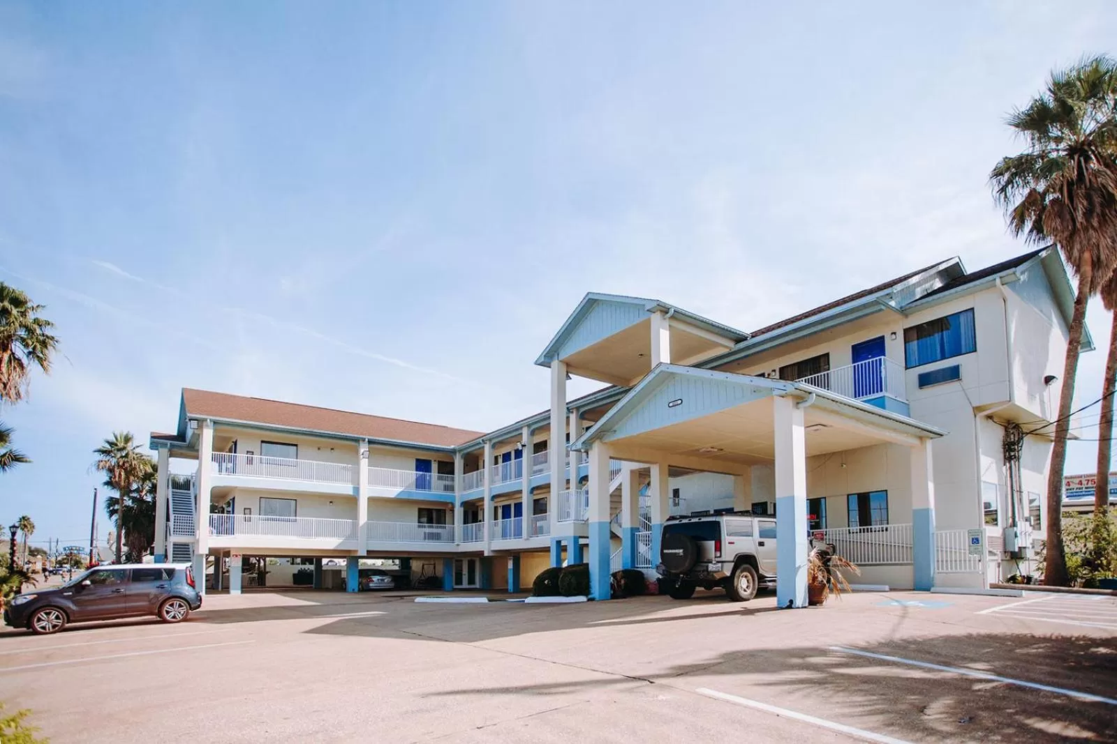 Property building in Scottish Inn & Suites - Kemah Boardwalk