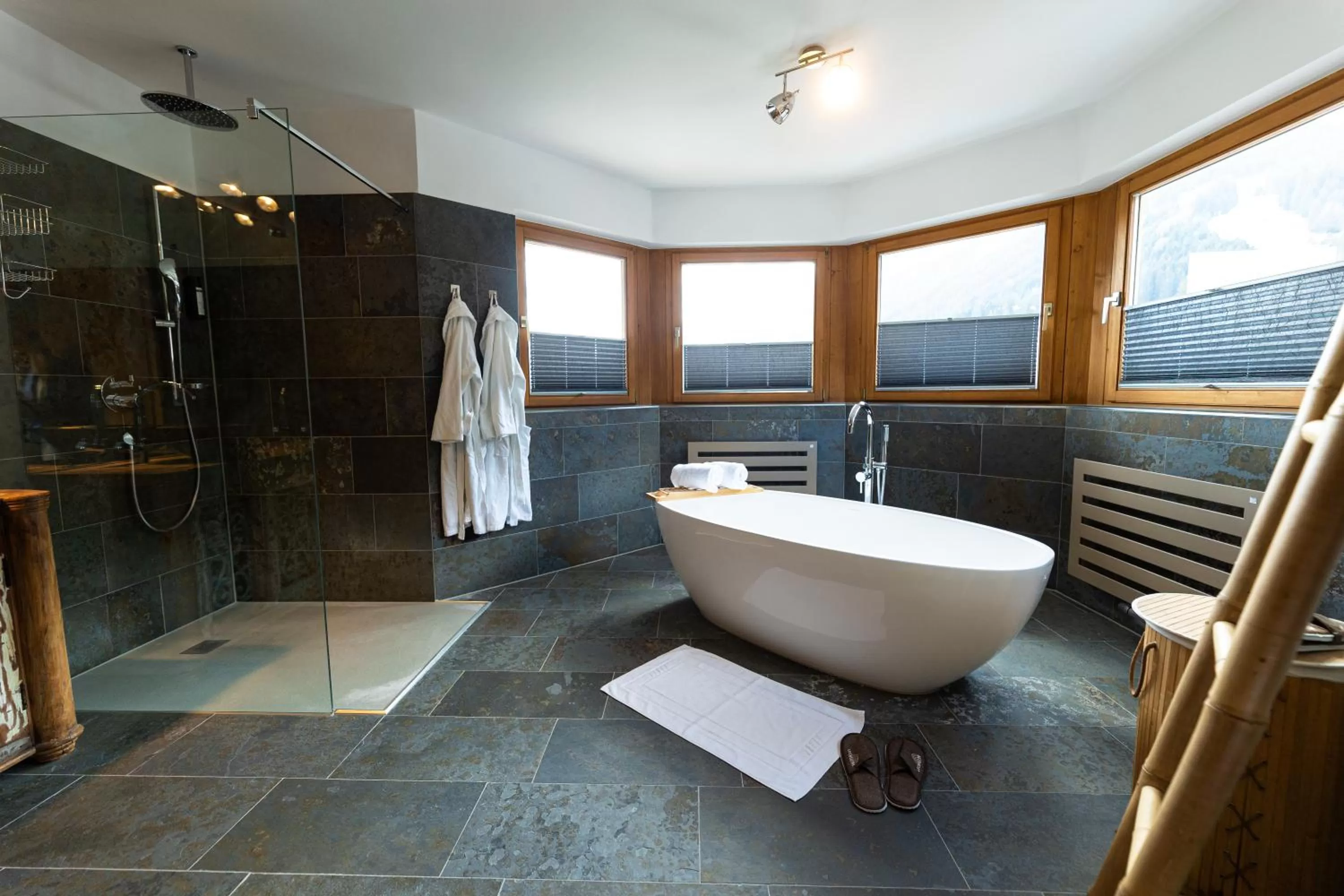 Bathroom in Wellness Aparthotel "Lechlife" incl Pool - 400m zum SKILIFT