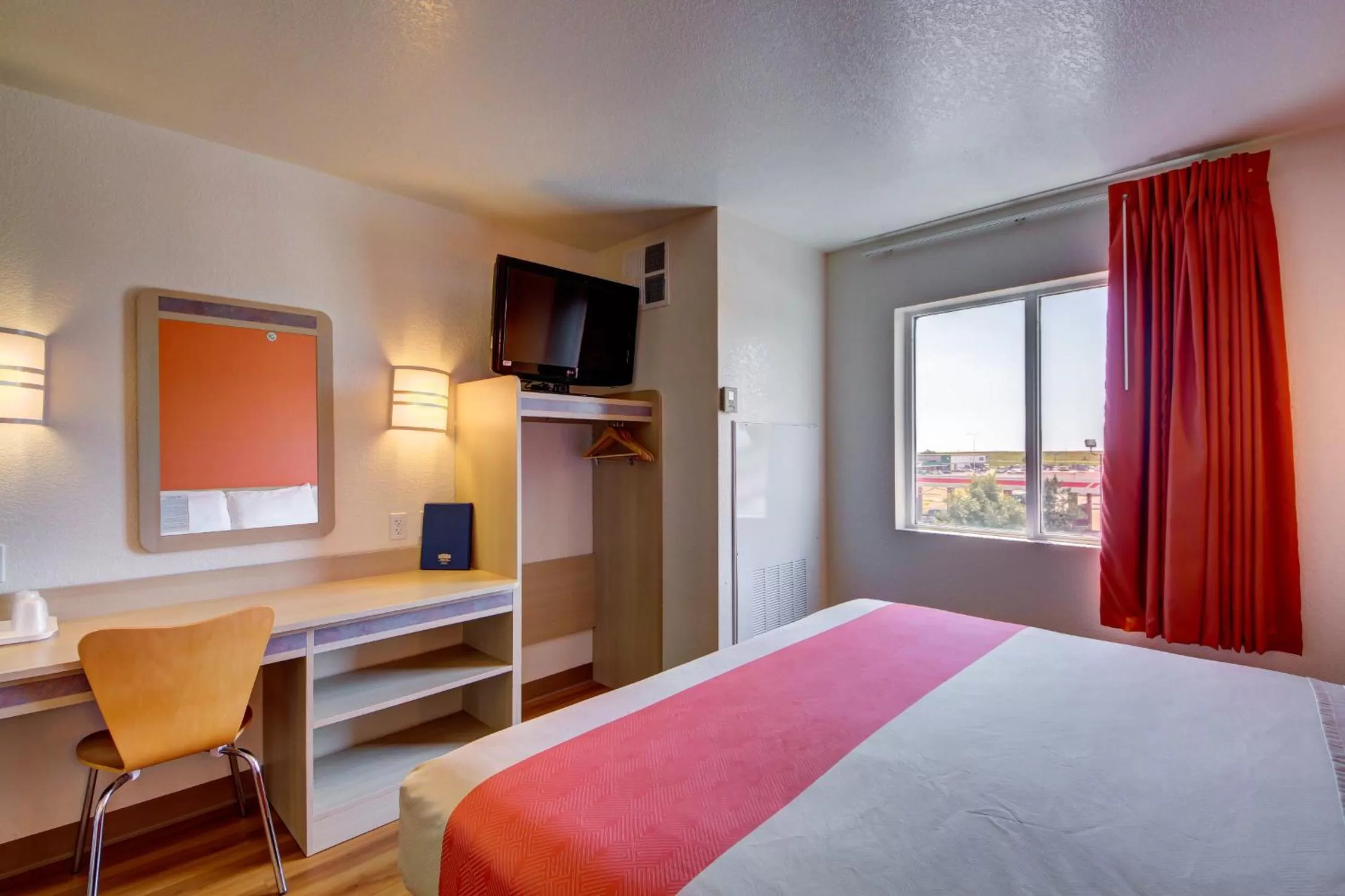 Bed in Motel 6-El Reno, OK