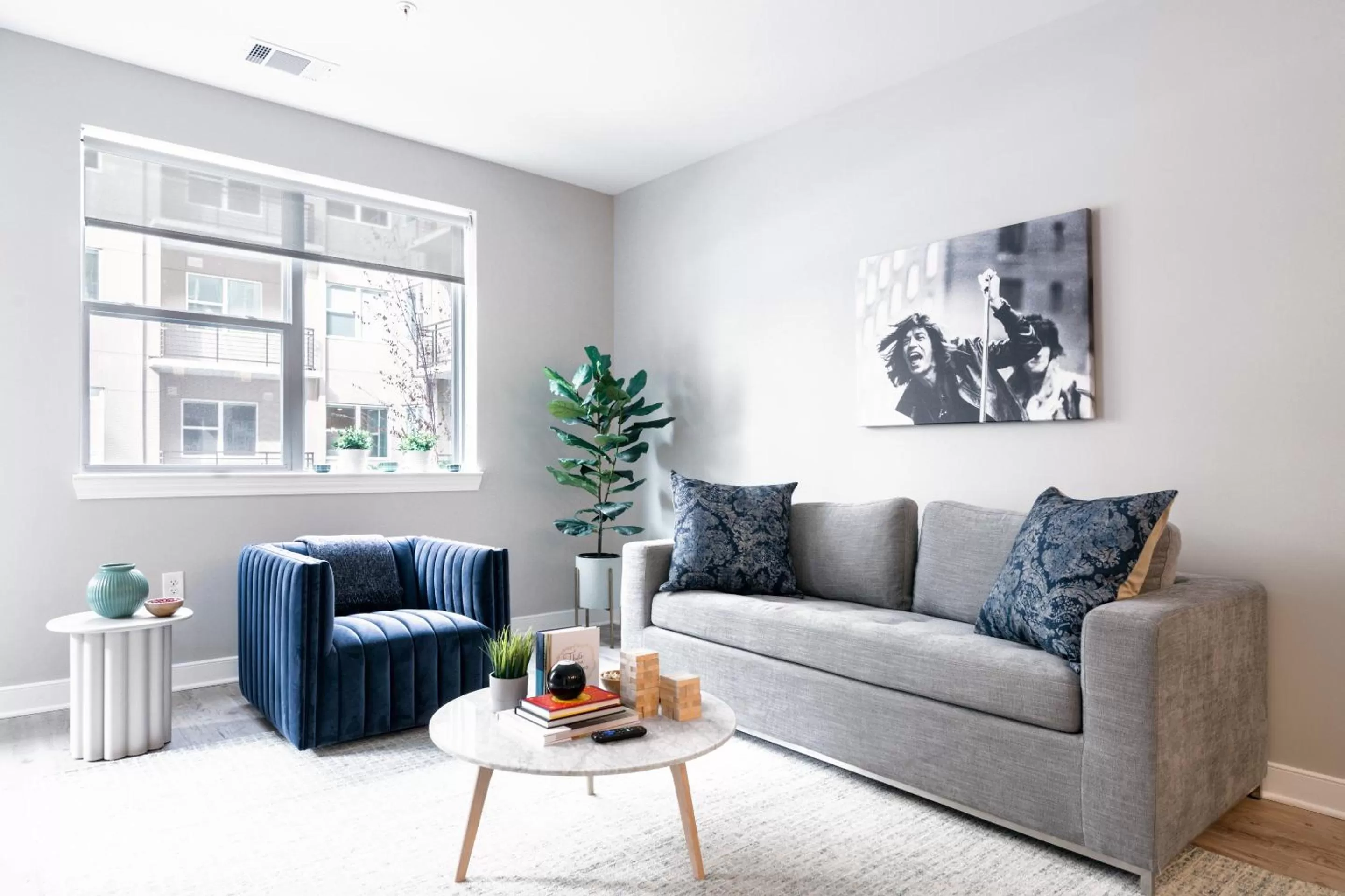 Living room, Seating Area in Mint House Detroit - New Center