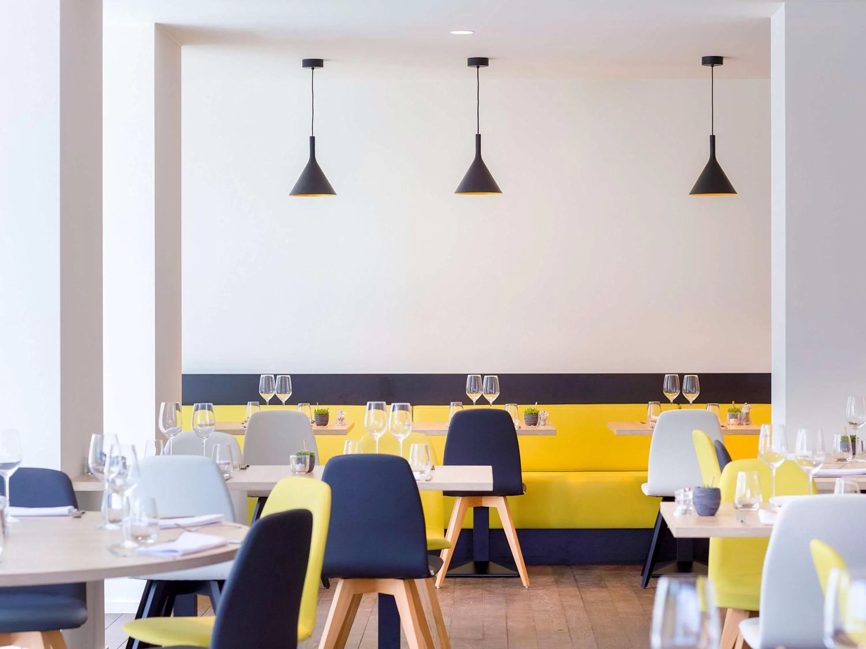 Restaurant/places to eat in ibis Styles Kortrijk Expo