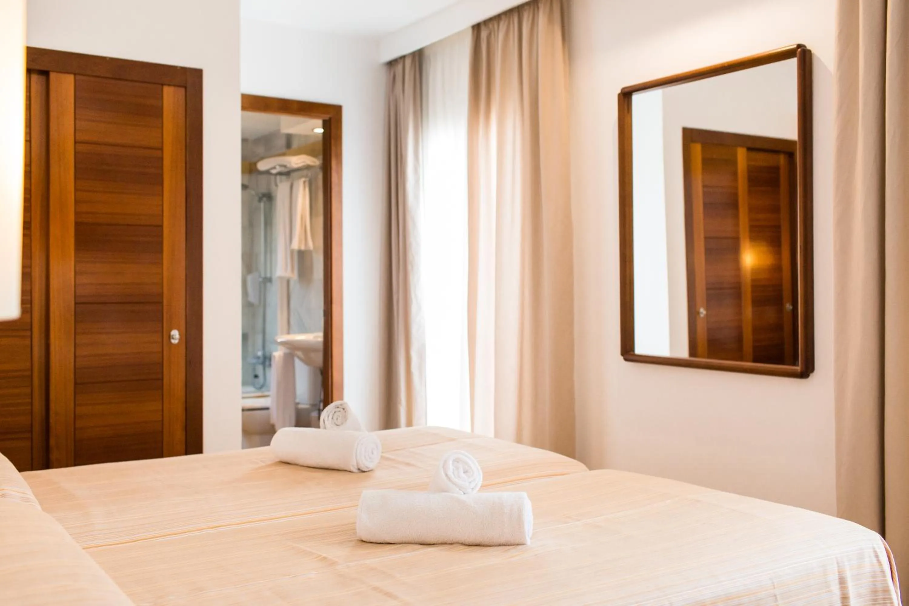 Photo of the whole room, Bed in Sagitario Hostal Ciutadella