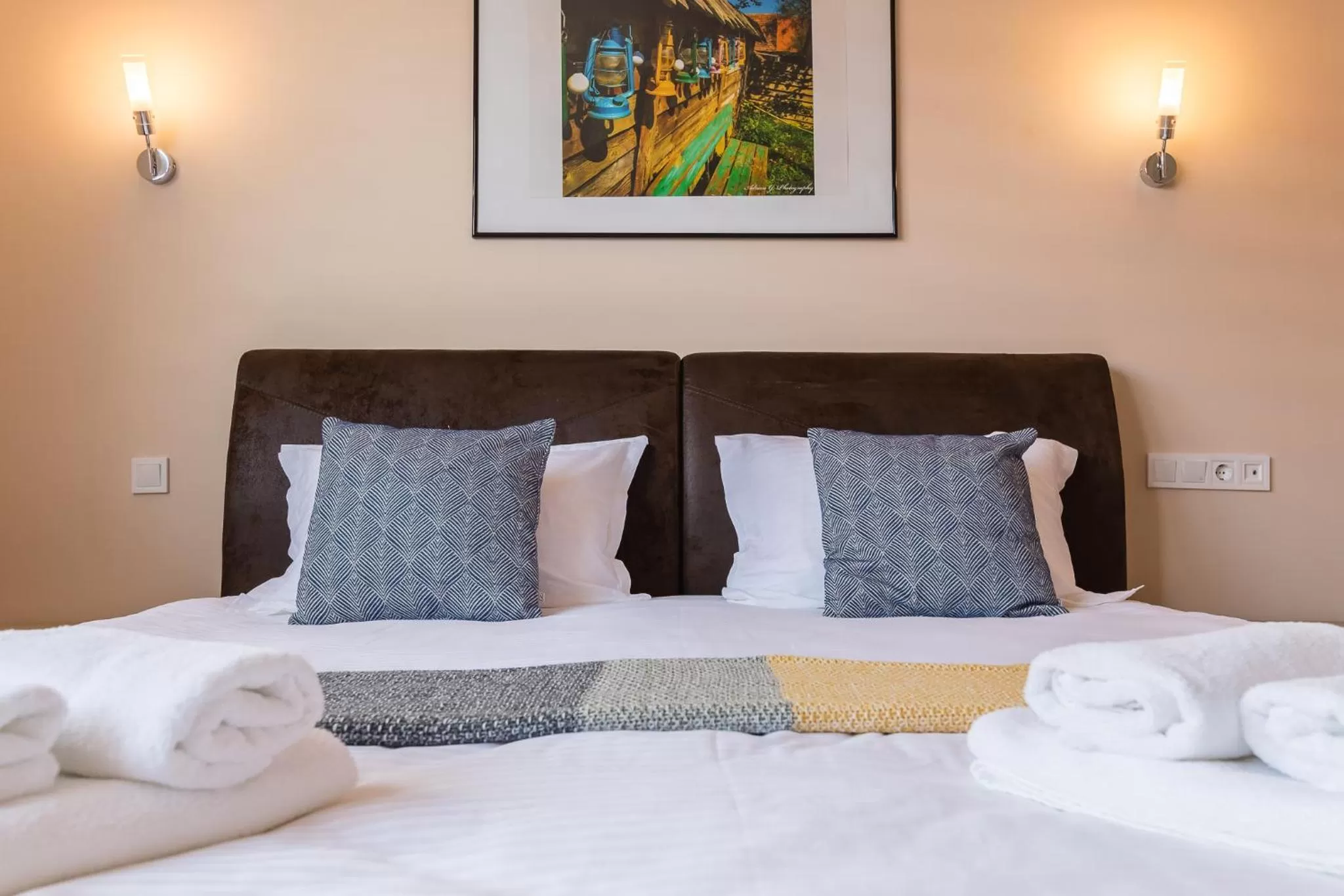 Bed in Pensiunea Select Central