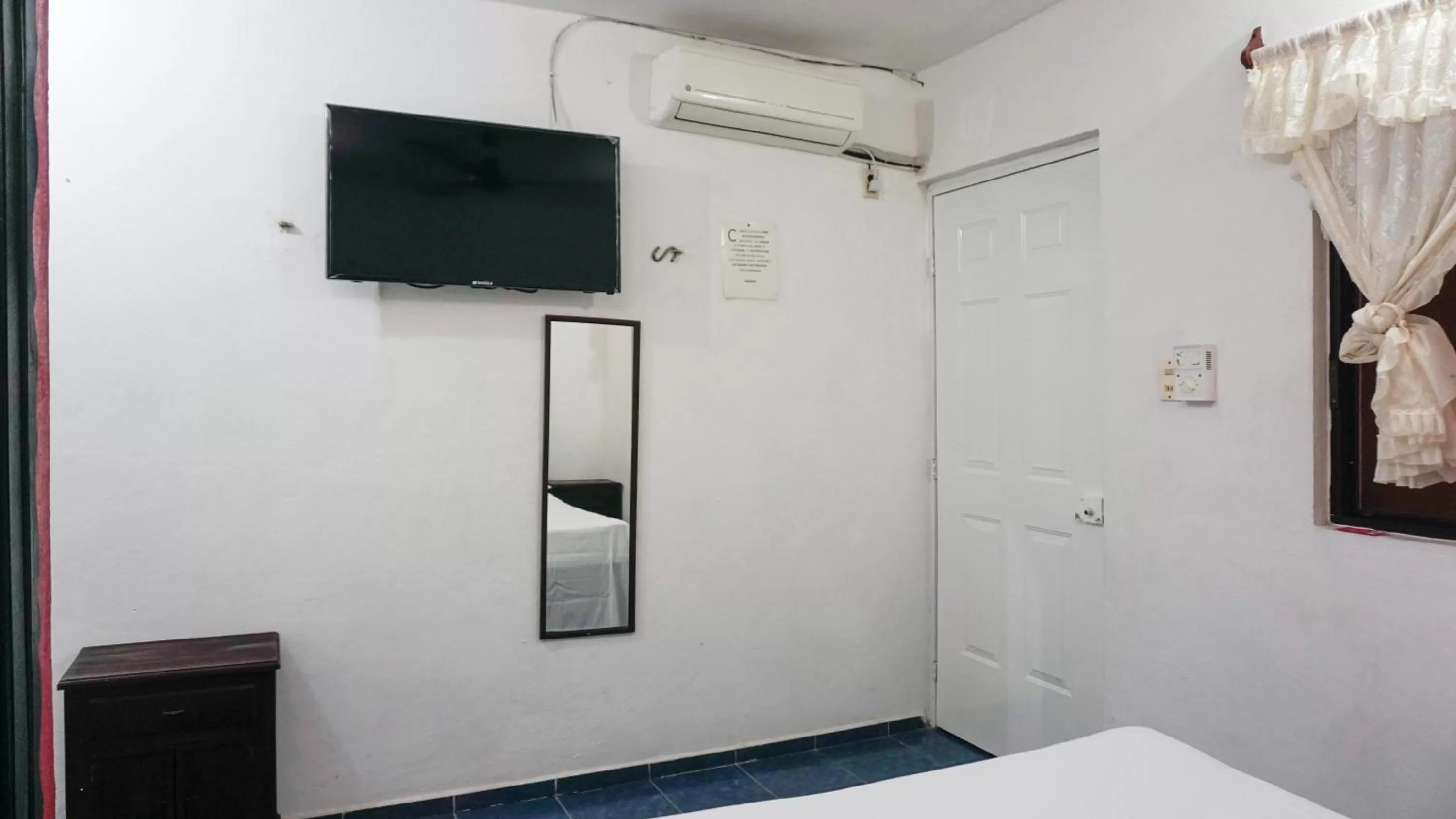 TV/Entertainment Center in Hotel D´Concepción