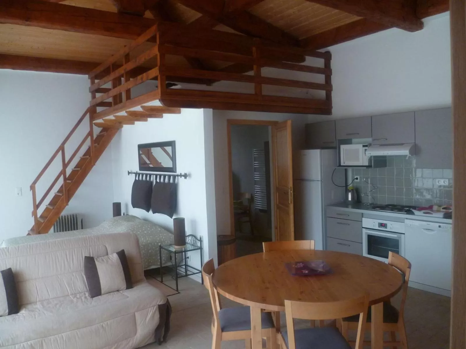 Dining area in Chambre d'hôtes "La Bastide des Eucalyptus"