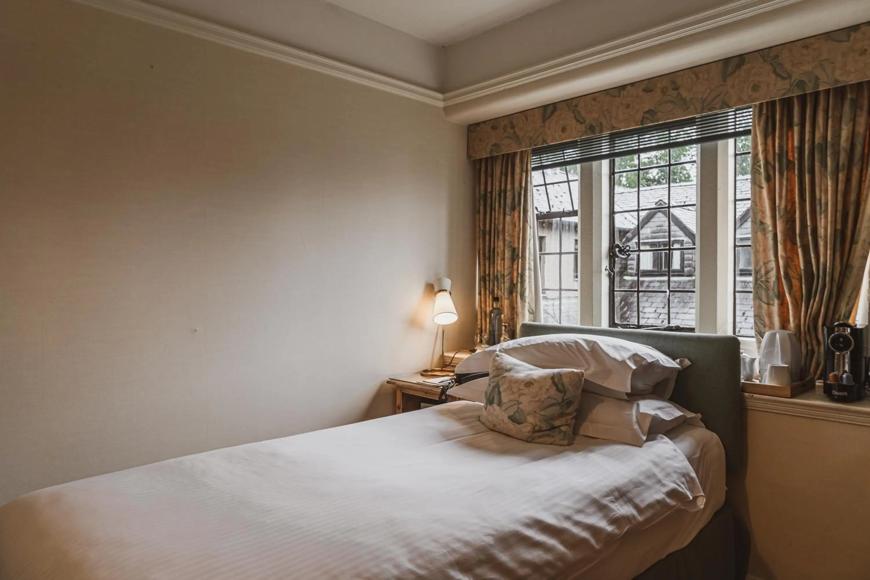 Bed in Cragwood Country House Hotel