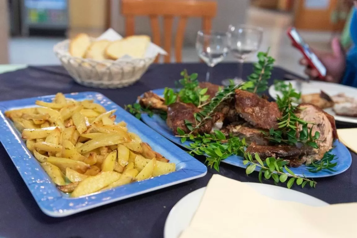 Restaurant/places to eat in Hotel Jasmine