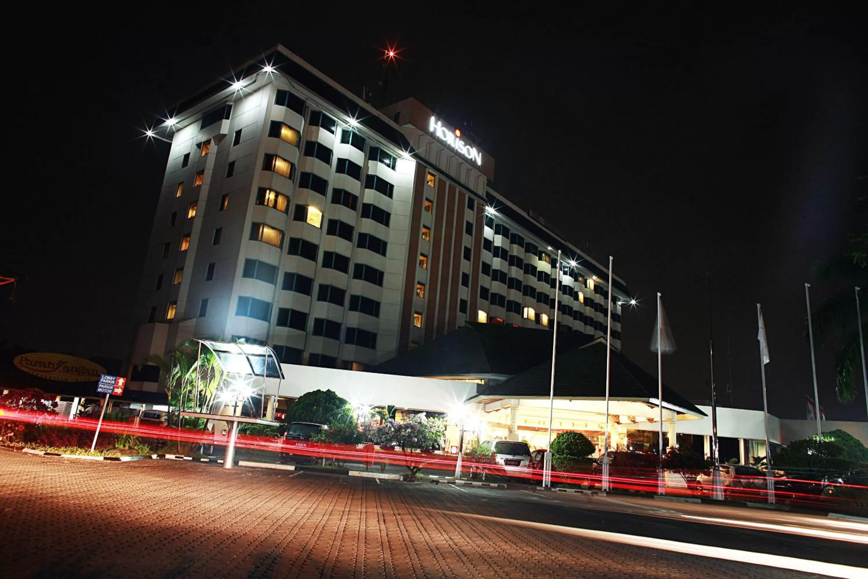 Facade/entrance in Horison Ultima Bandung