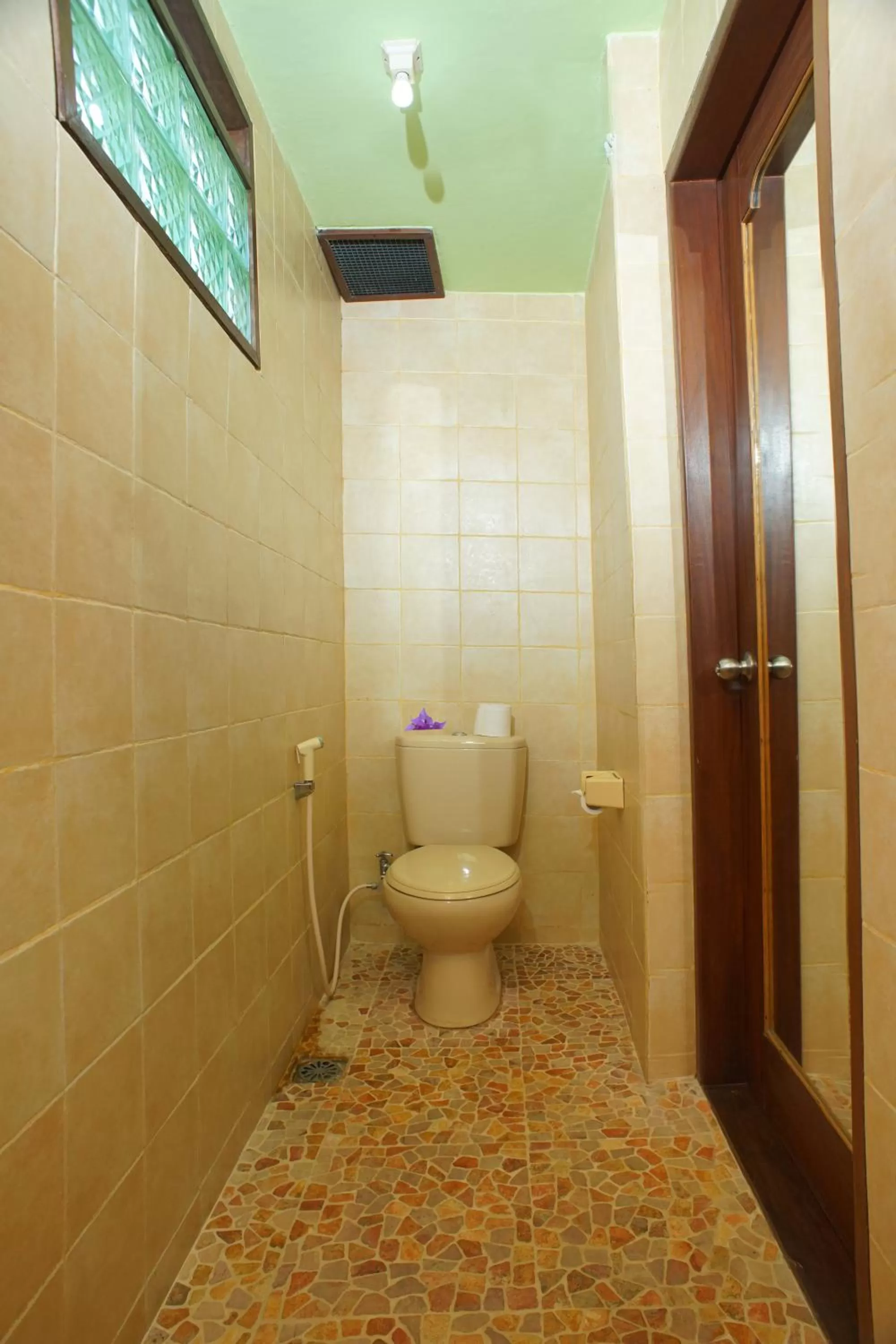 Bathroom in Pondok Agung Bed & Breakfast