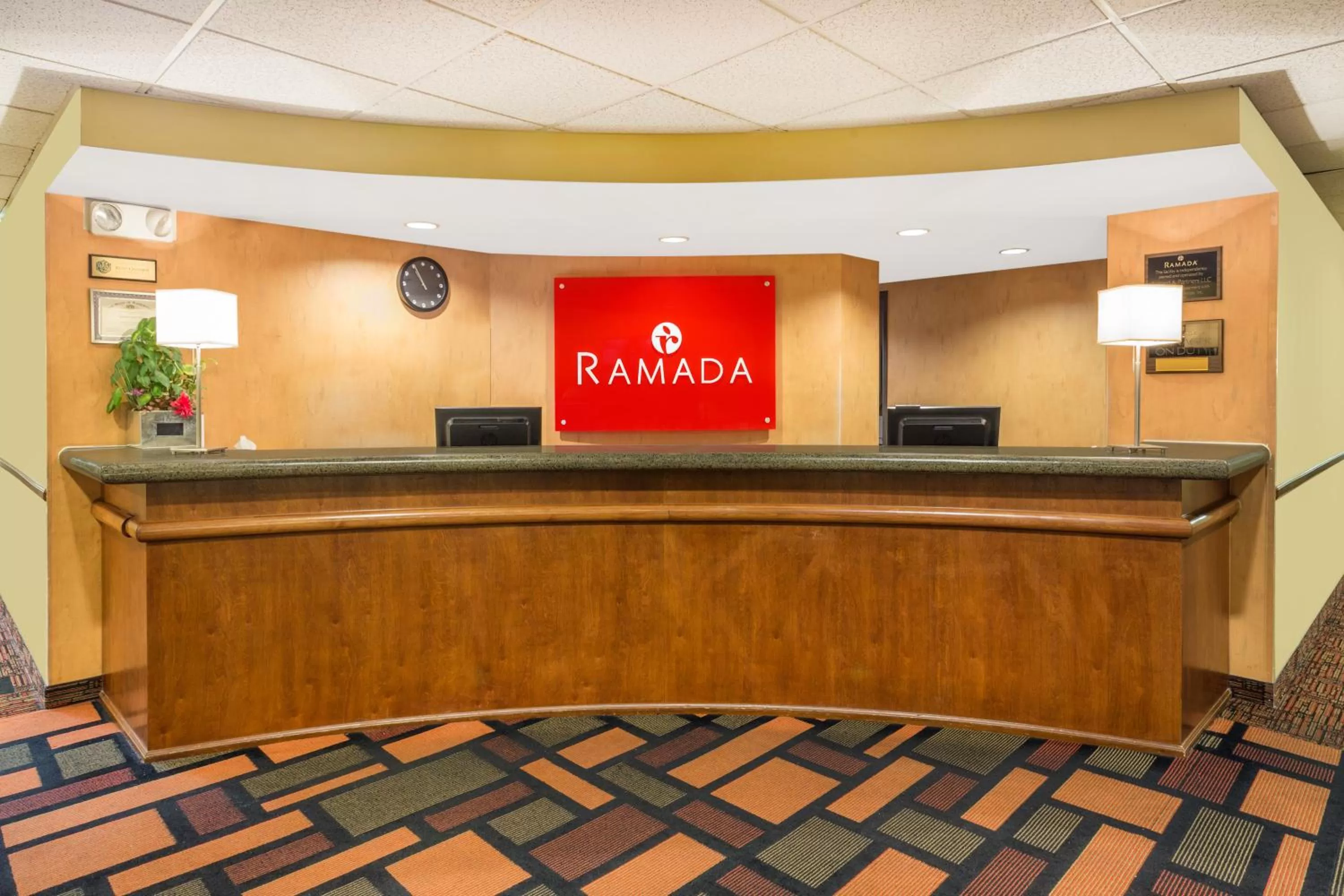 Lobby or reception in Ramada by Wyndham Kent Seattle Area