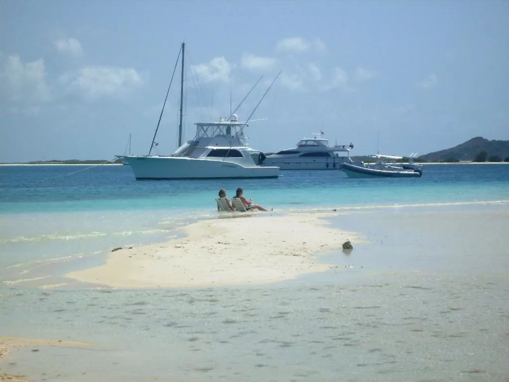 Beach in HOTEL MUEVETE POR VARGAS