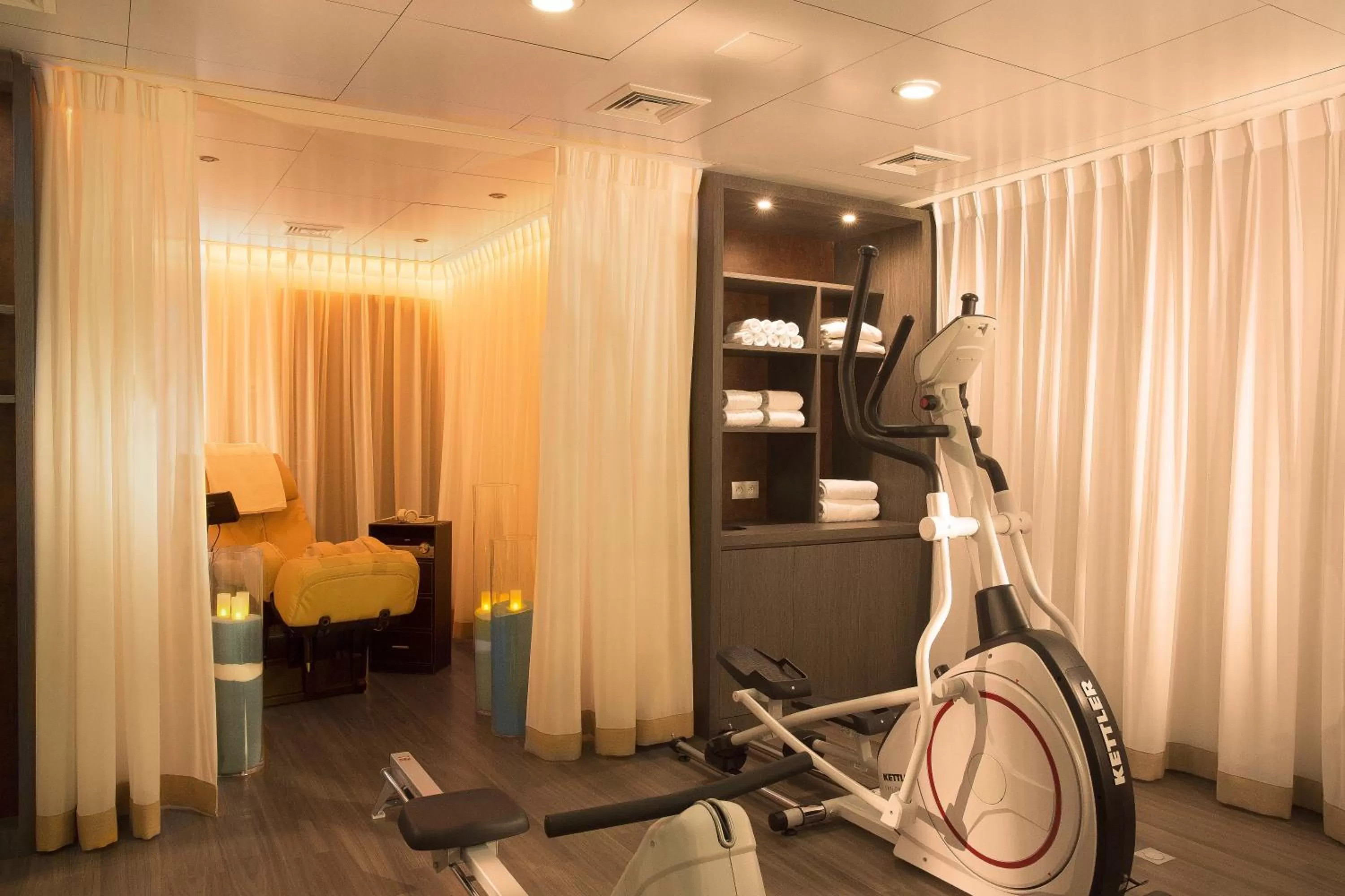Fitness centre/facilities in Hotel Villa Saxe Eiffel