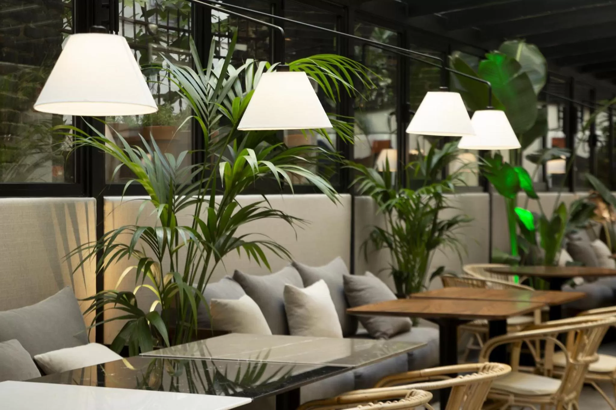 Restaurant/places to eat in ICON Embassy