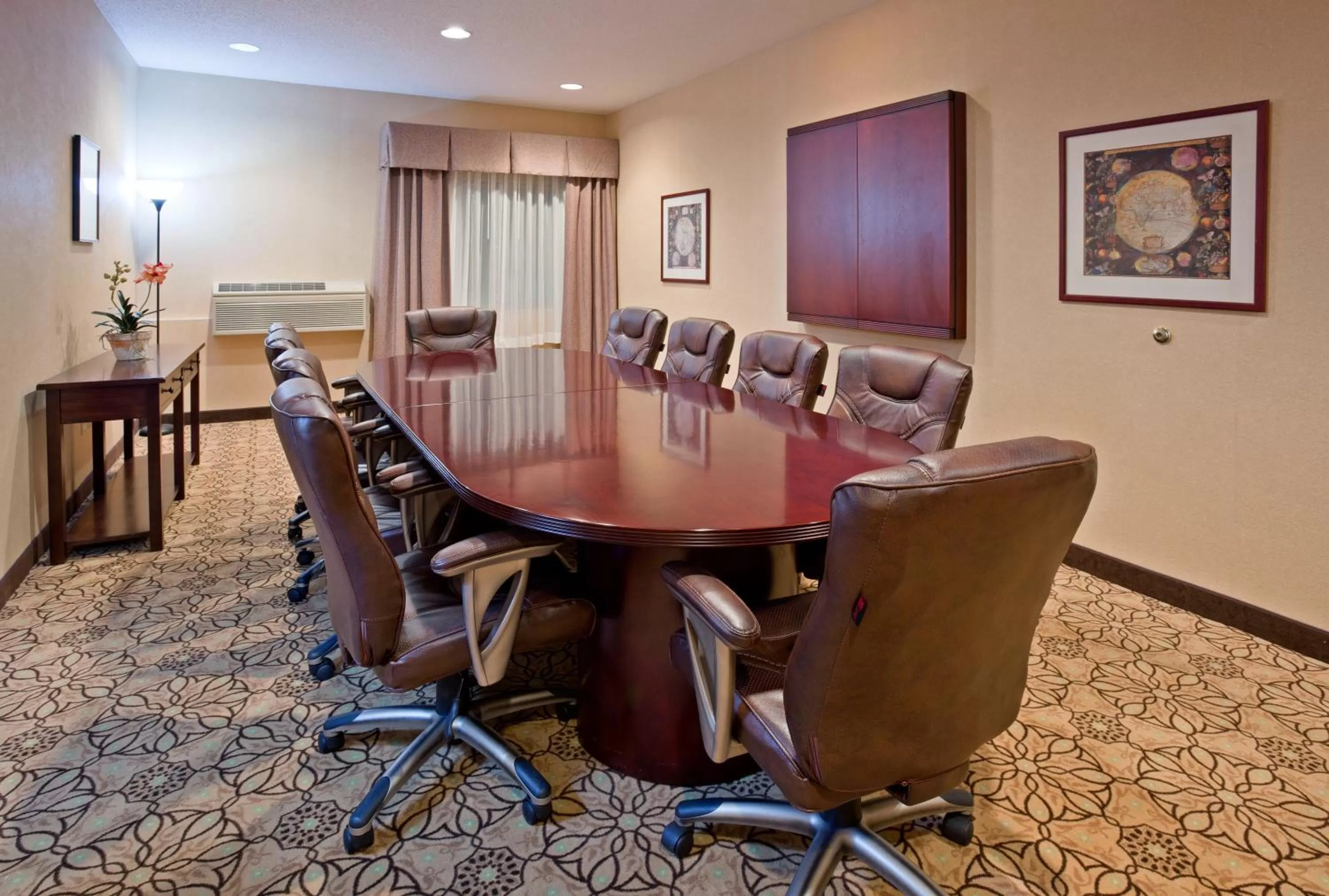 Meeting/conference room in Holiday Inn Express Hotel & Suites St. Paul - Woodbury by IHG
