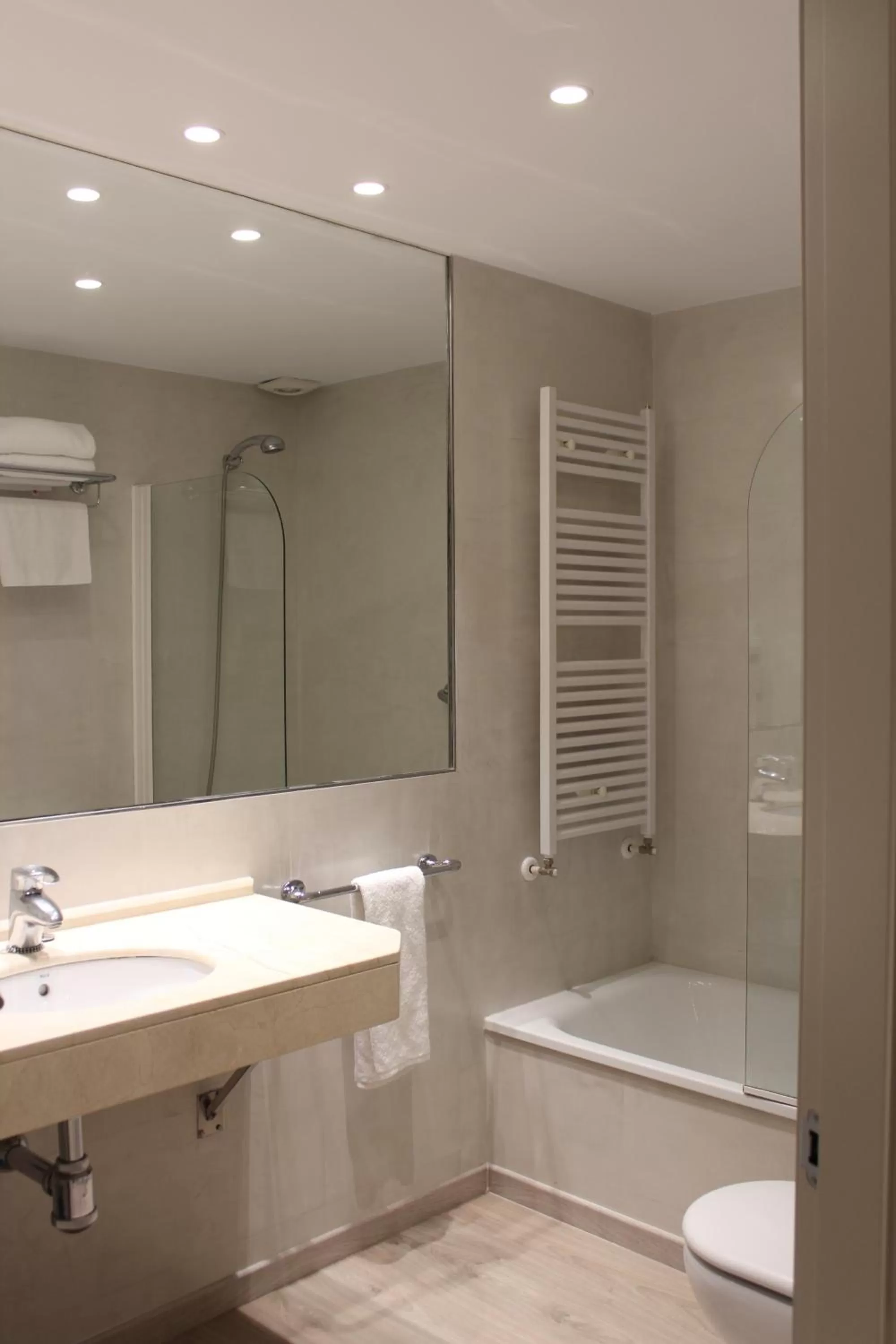 Bathroom in Hotel Carreño