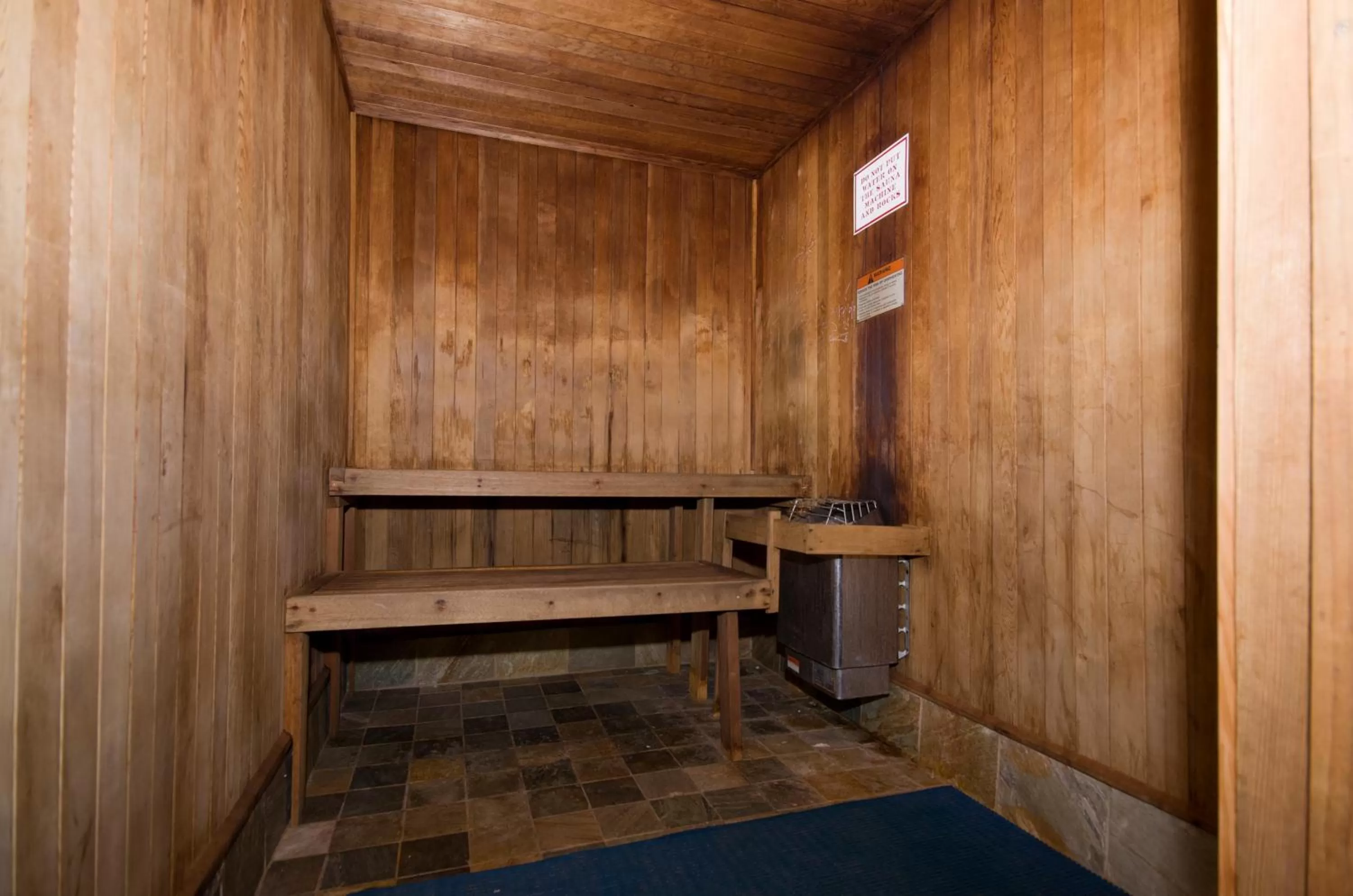 Sauna in Skyline Island Colony Hotel