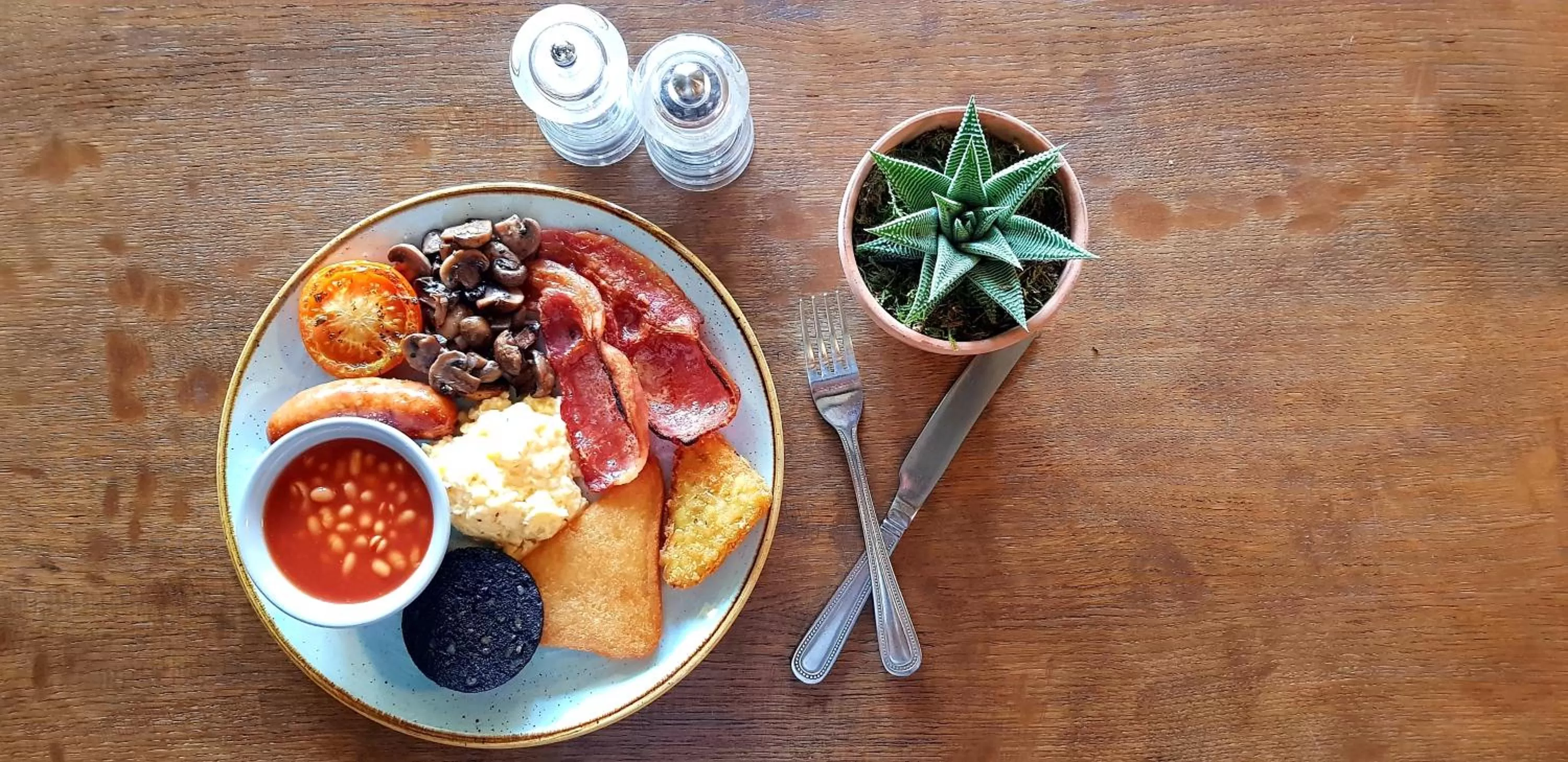 Food and drinks in The Kings Arms Hotel