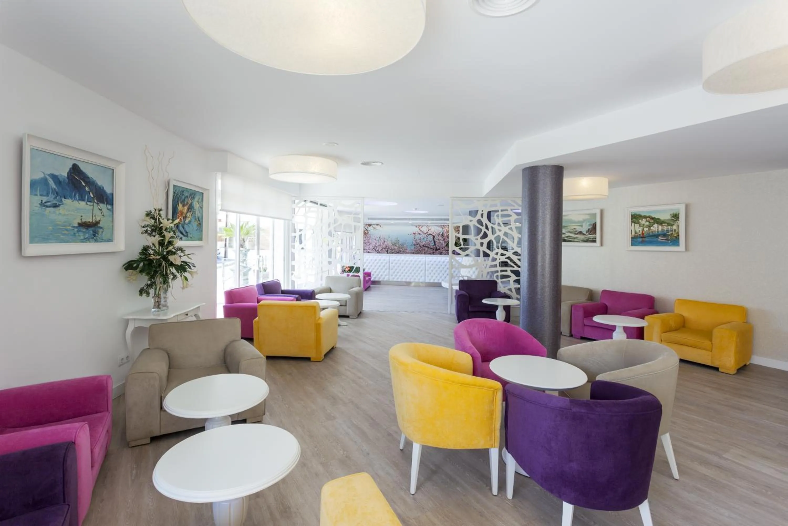 Lounge or bar in Hotel Venecia Paguera