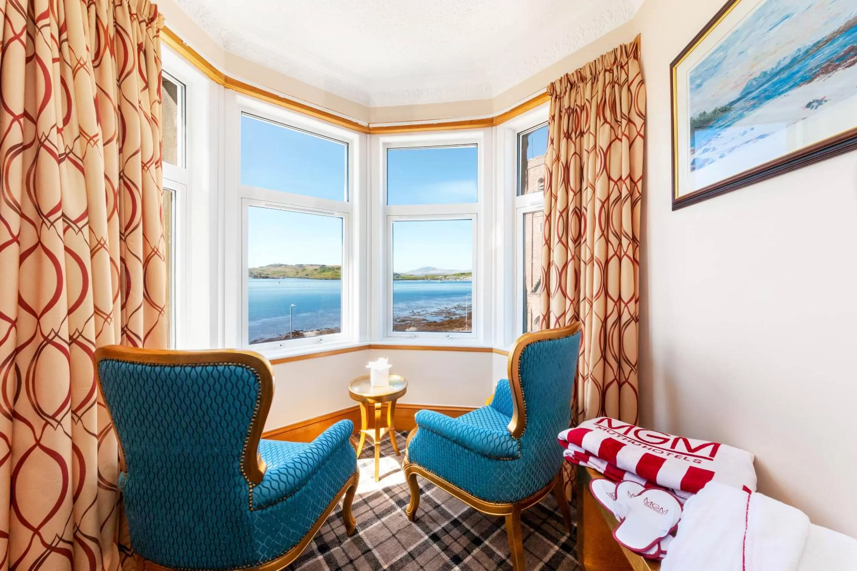 Seating area in Muthu Alexandra Hotel