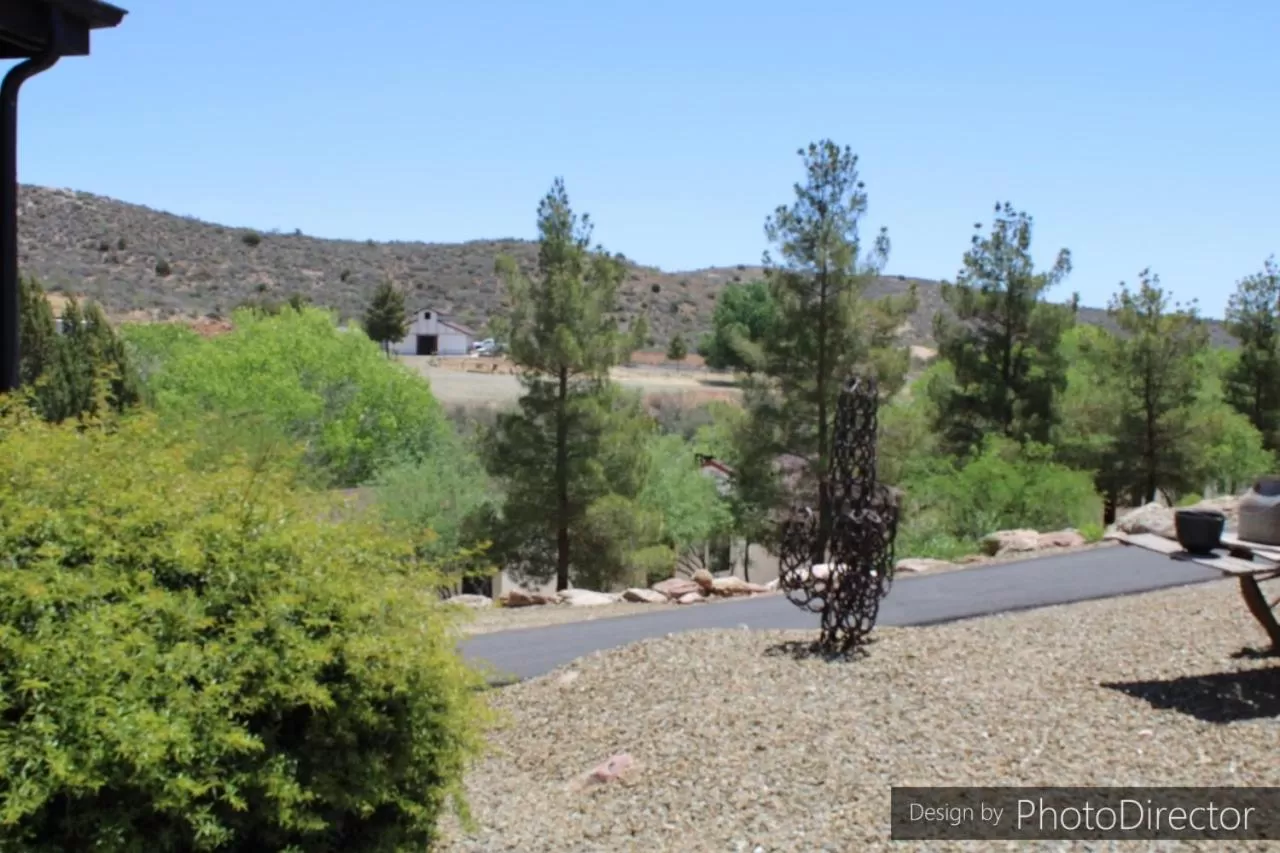 Creekside Lodge and Cabins