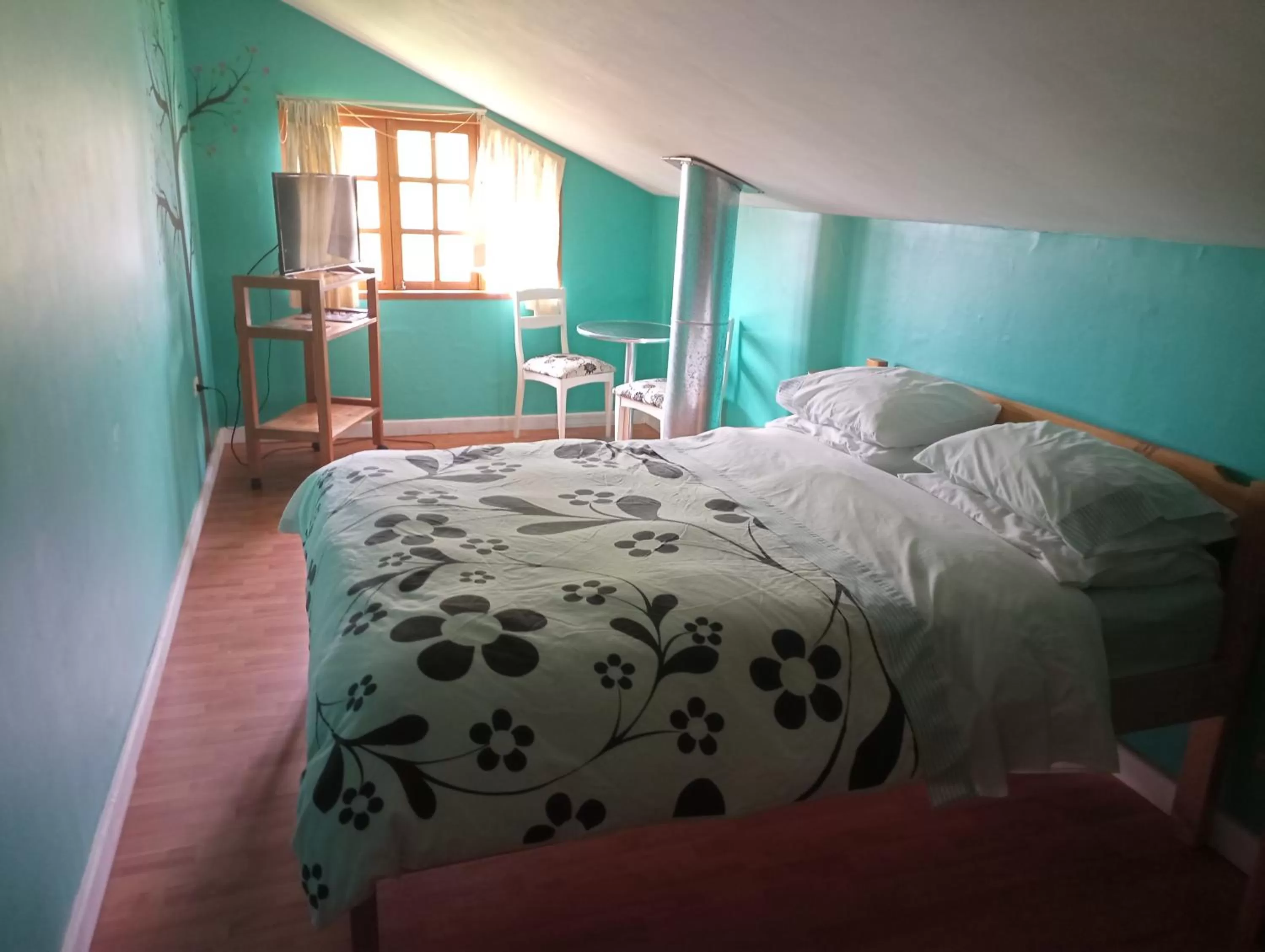 Photo of the whole room, Bed in Omi Kika B&B