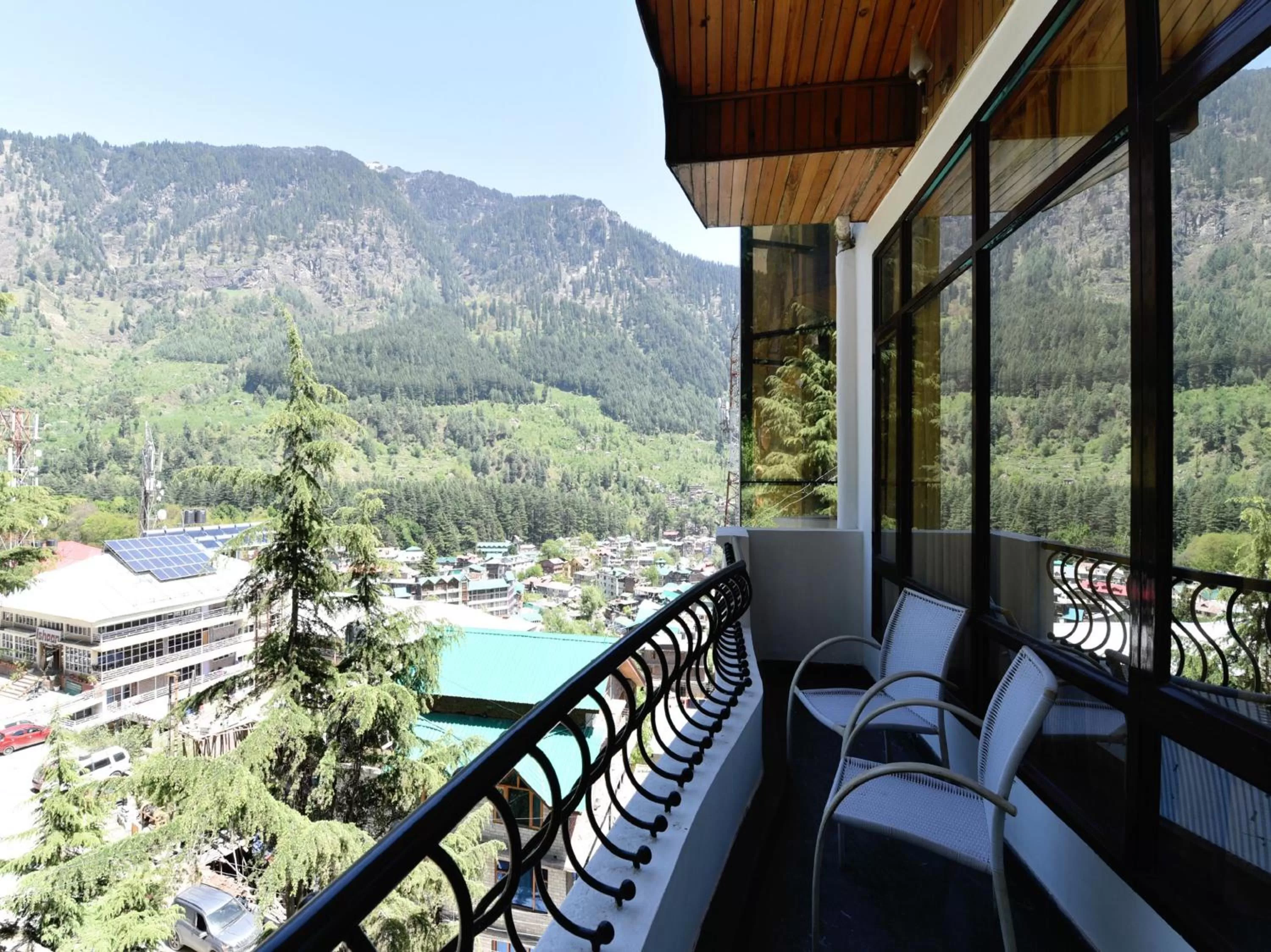 Balcony/Terrace in Hotel Broadways Inn