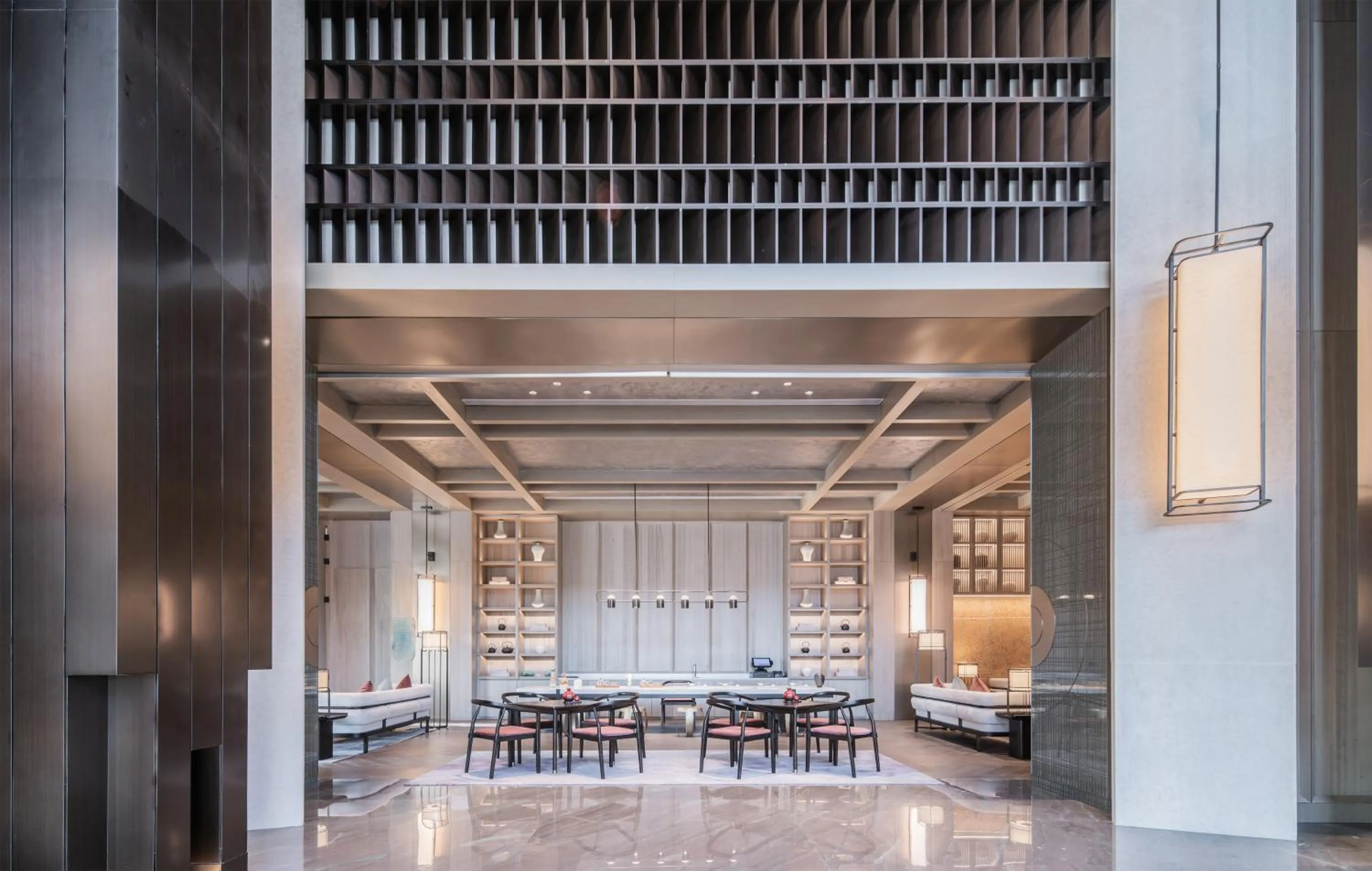 Lounge or bar in HUALUXE Xi'an Chanba by IHG