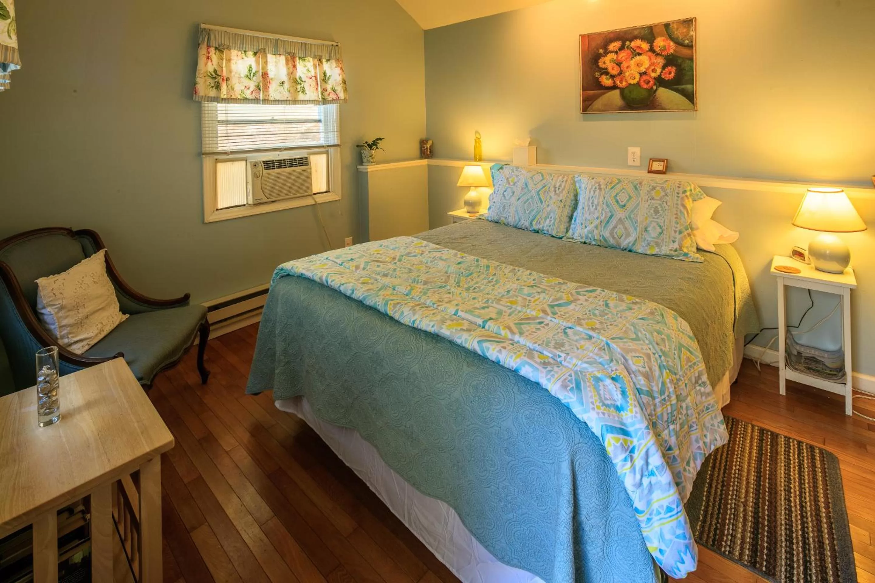 Bed in Taylor House Inn