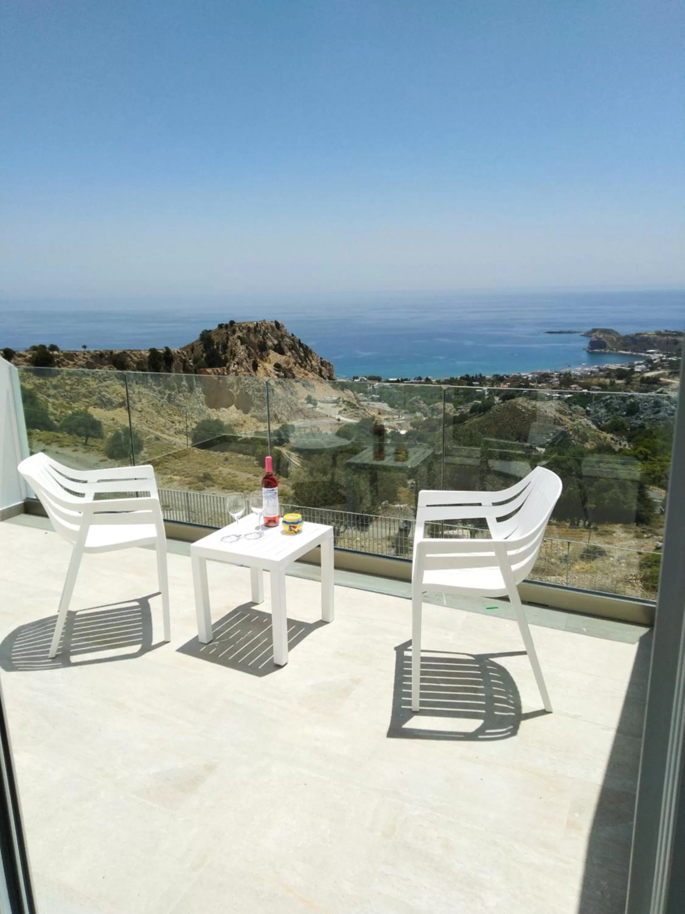 Superior Double or Twin Room with Sea View - single occupancy in Bouganville Bed & Breakfast Stegna