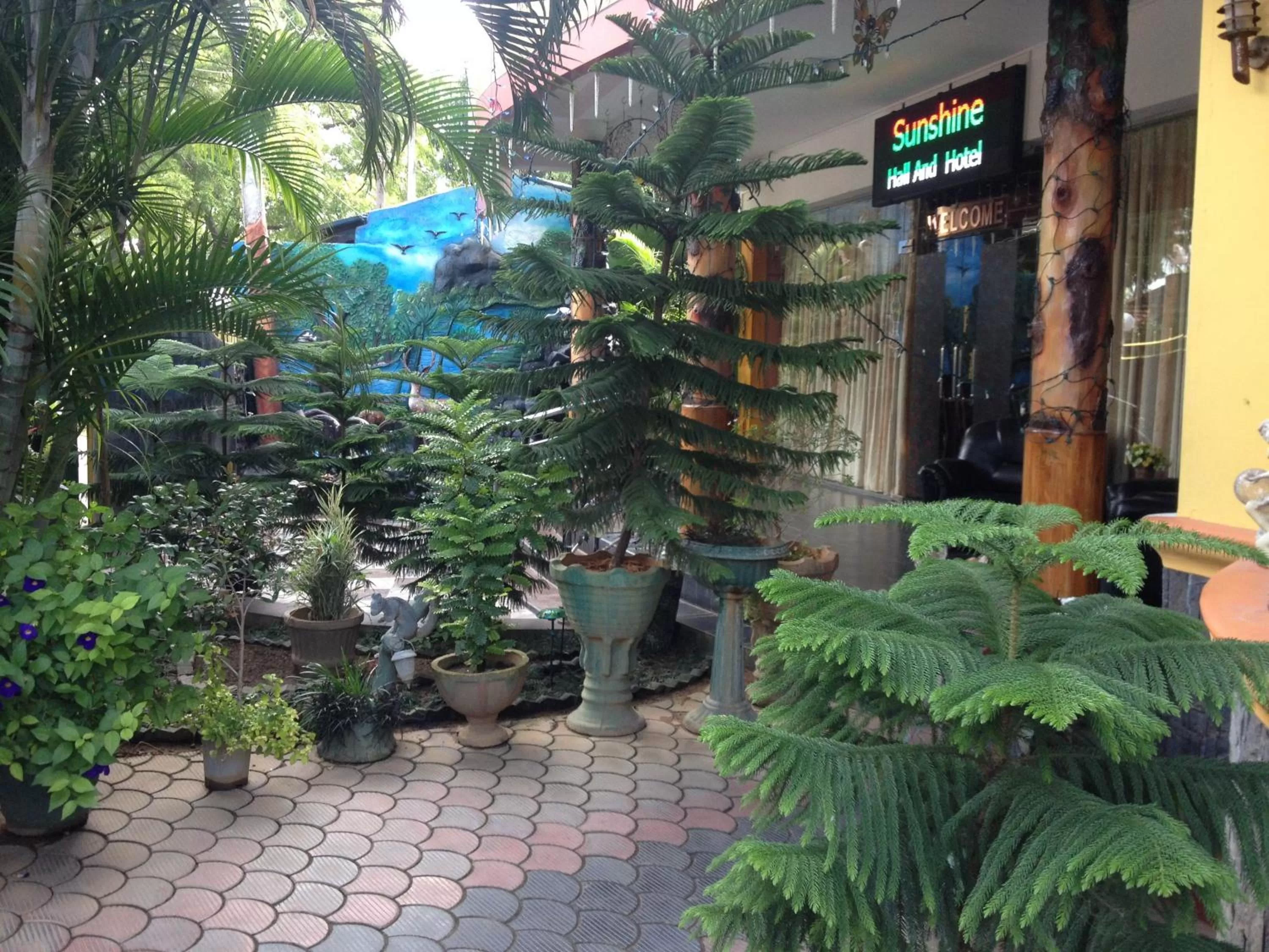 Garden in Sunshine Hotel