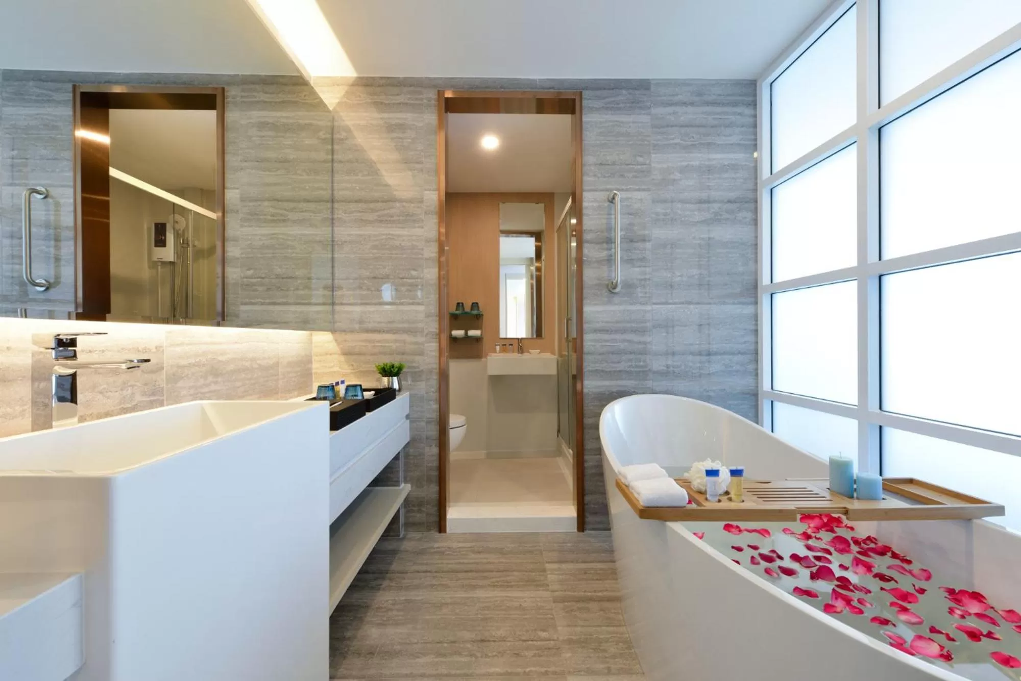 Bathroom in Centre Point Prime Hotel Pattaya