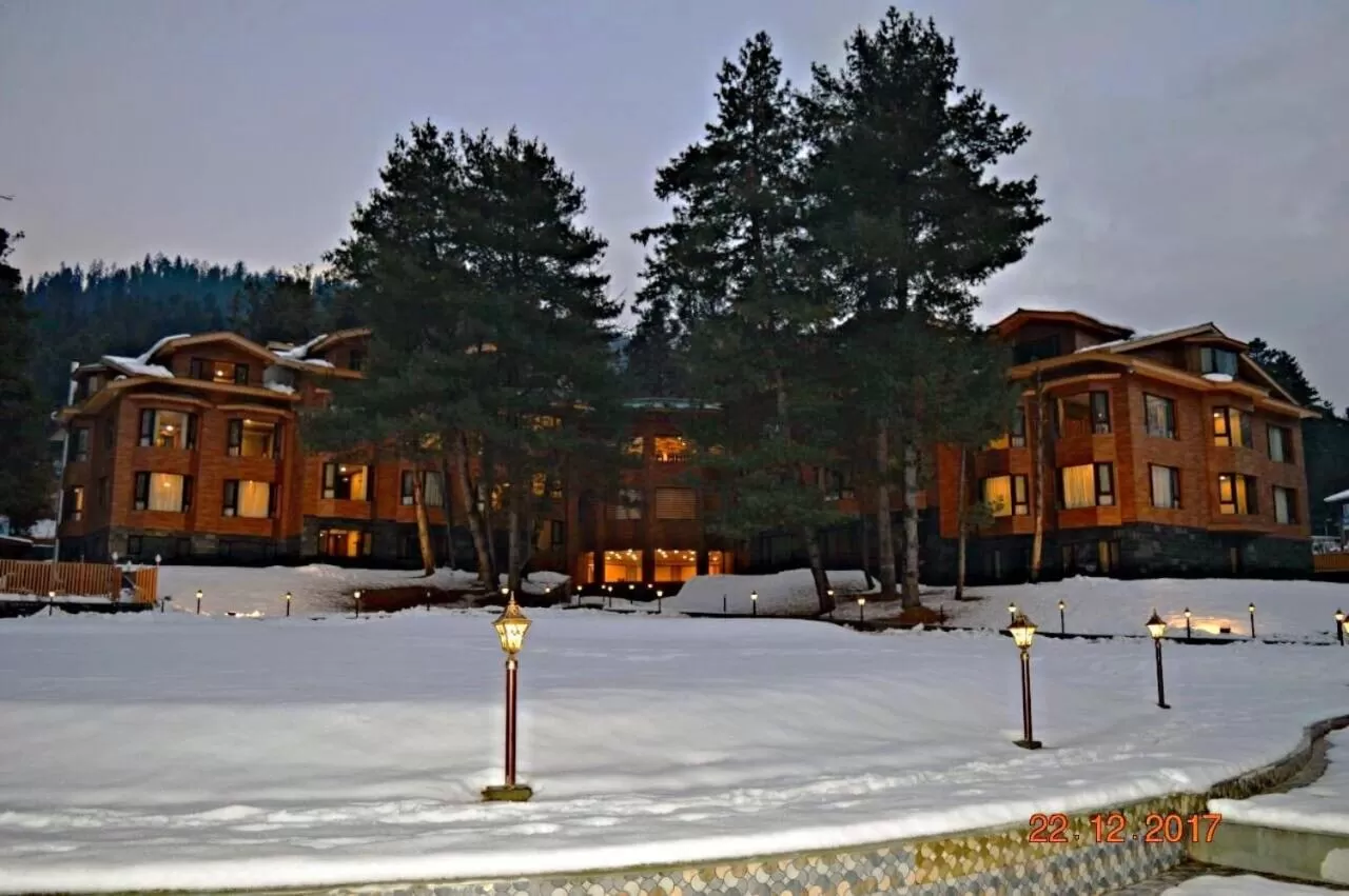 Winter in Royal Hillton Pahalgam