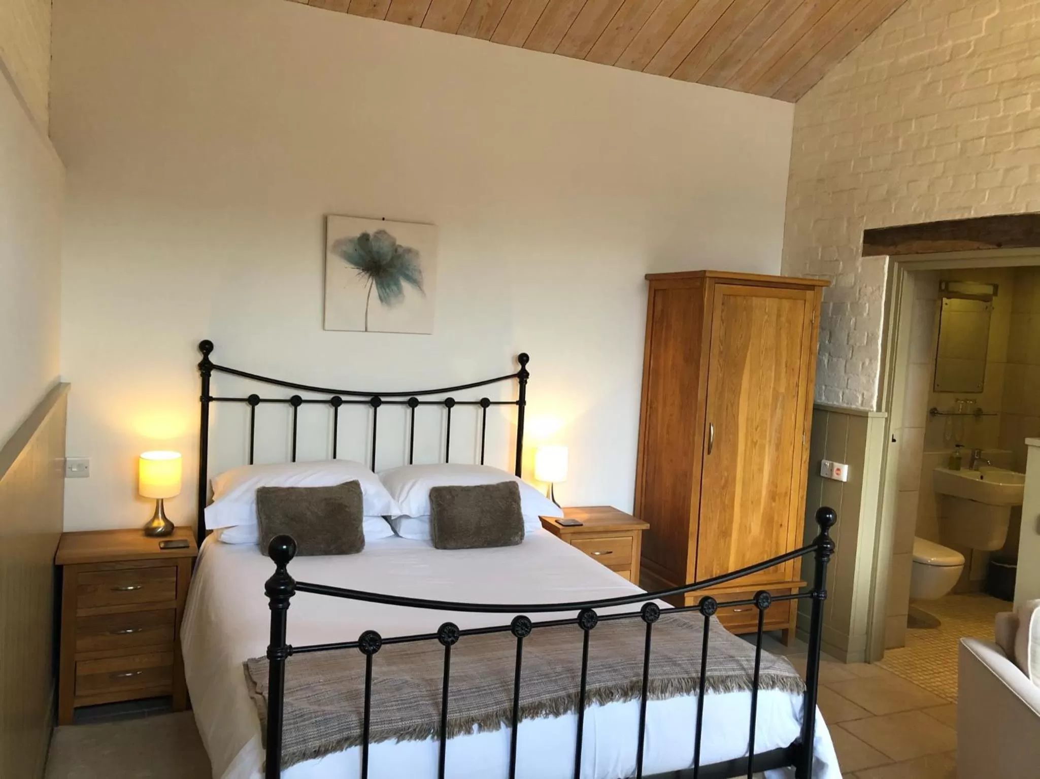 Bedroom, Bed in Hyde Mill