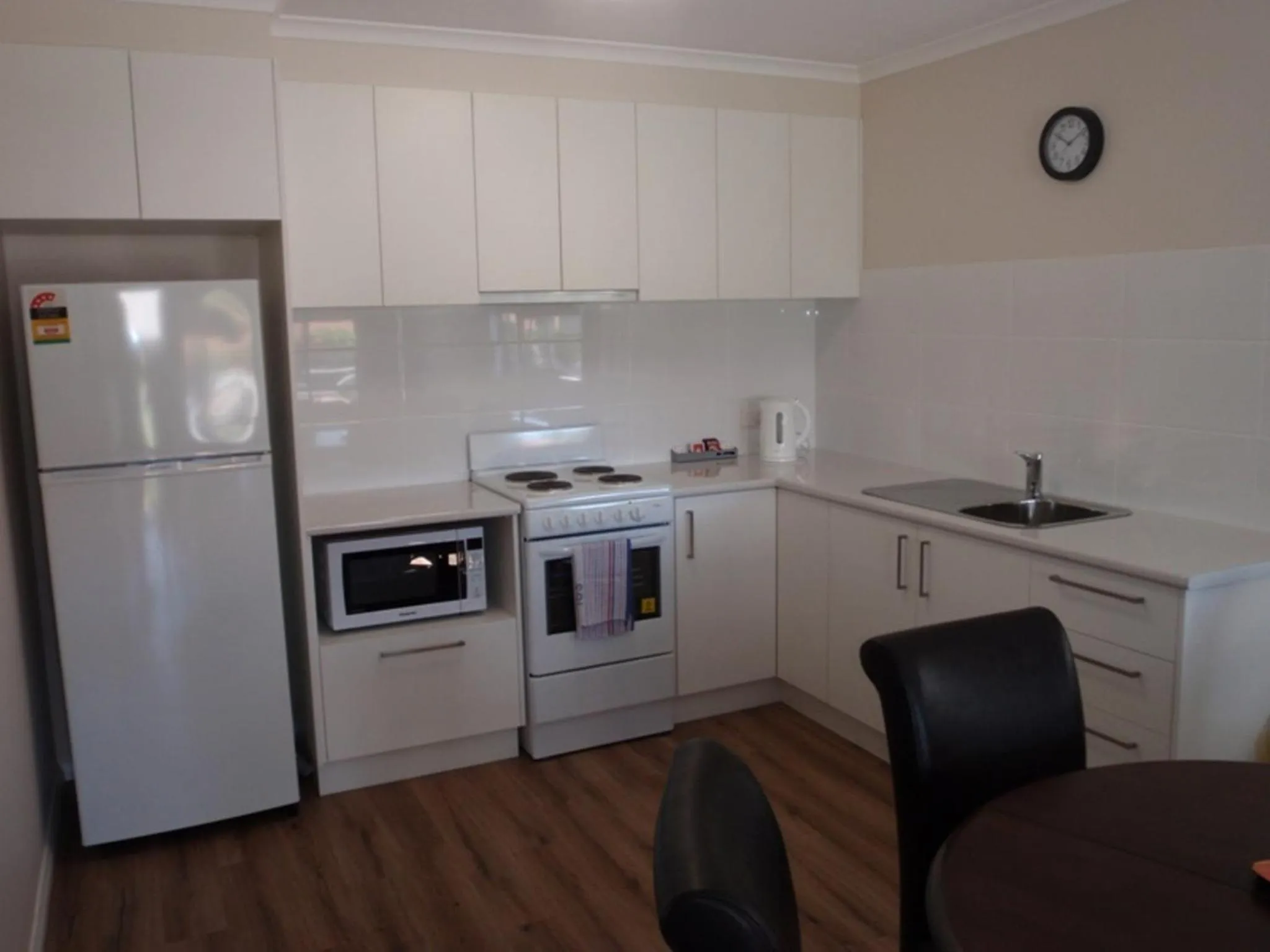 Kitchen or kitchenette in Ashleigh Court Motor Inn