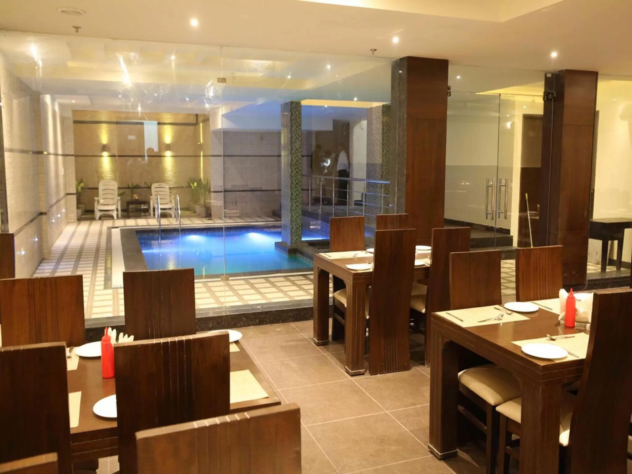 Lunch in Hotel Taj Villa- Agra