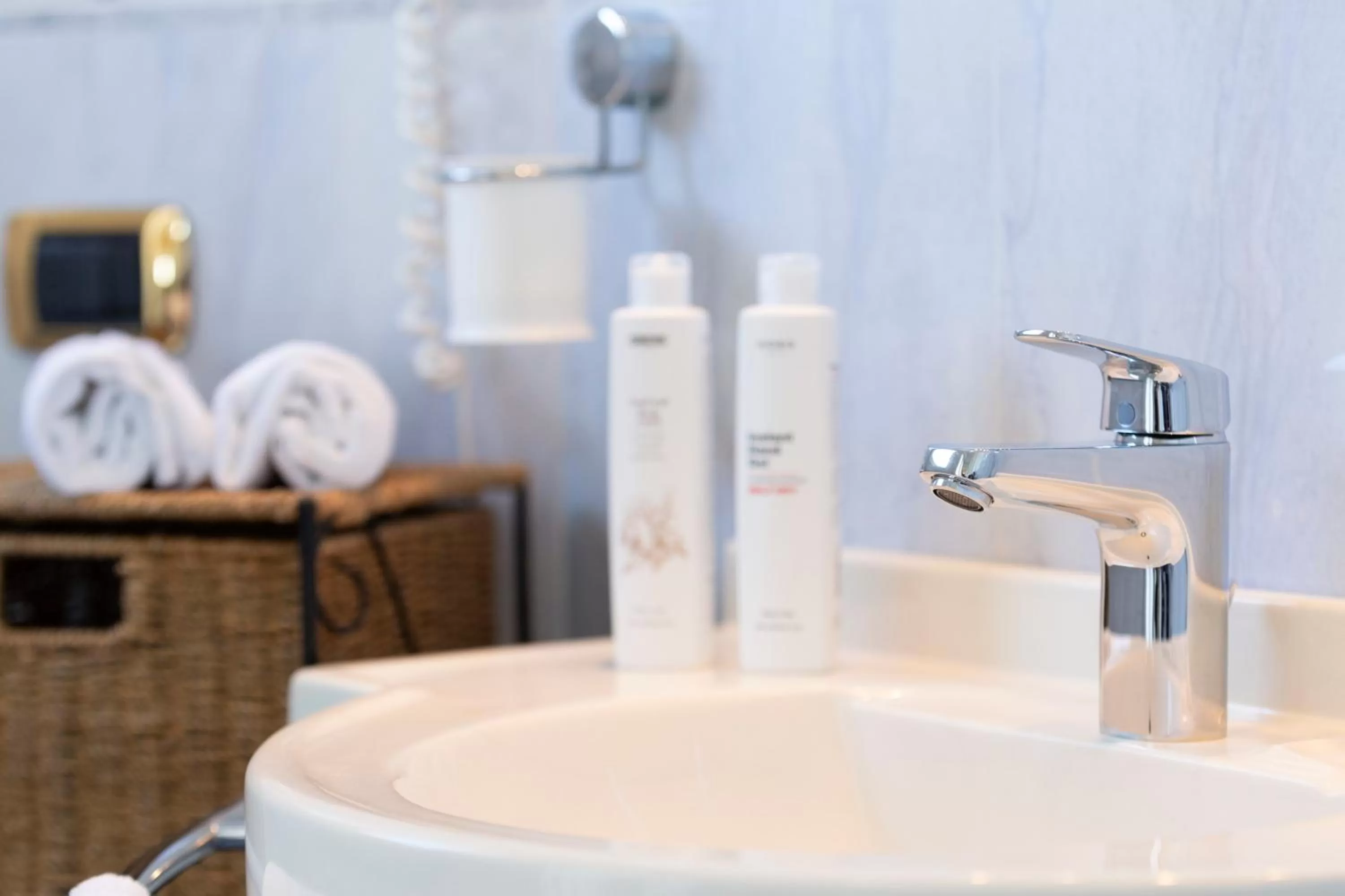 Bathroom in Hotel Baia Imperiale