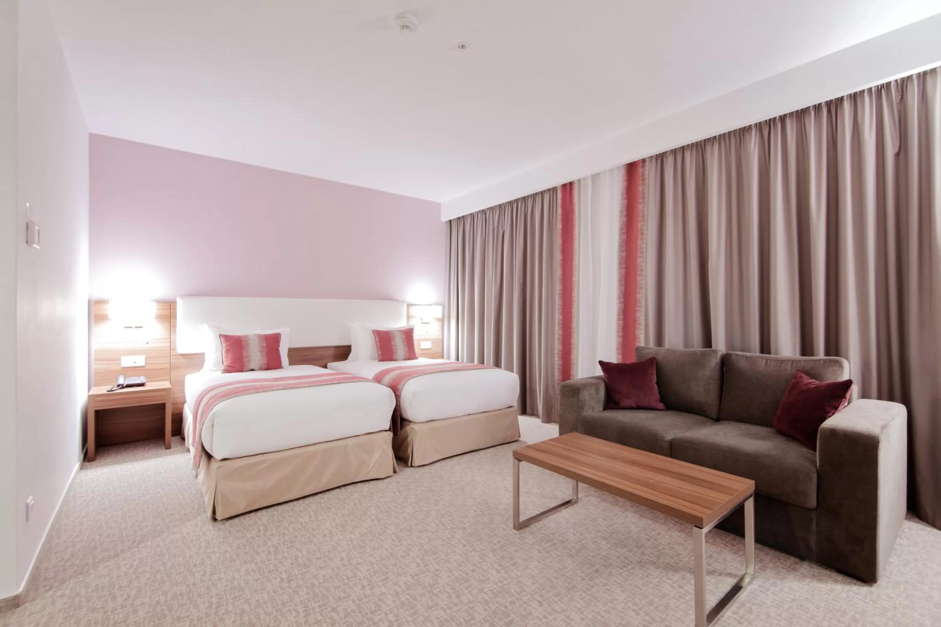 Bed in Ramada Plaza Craiova