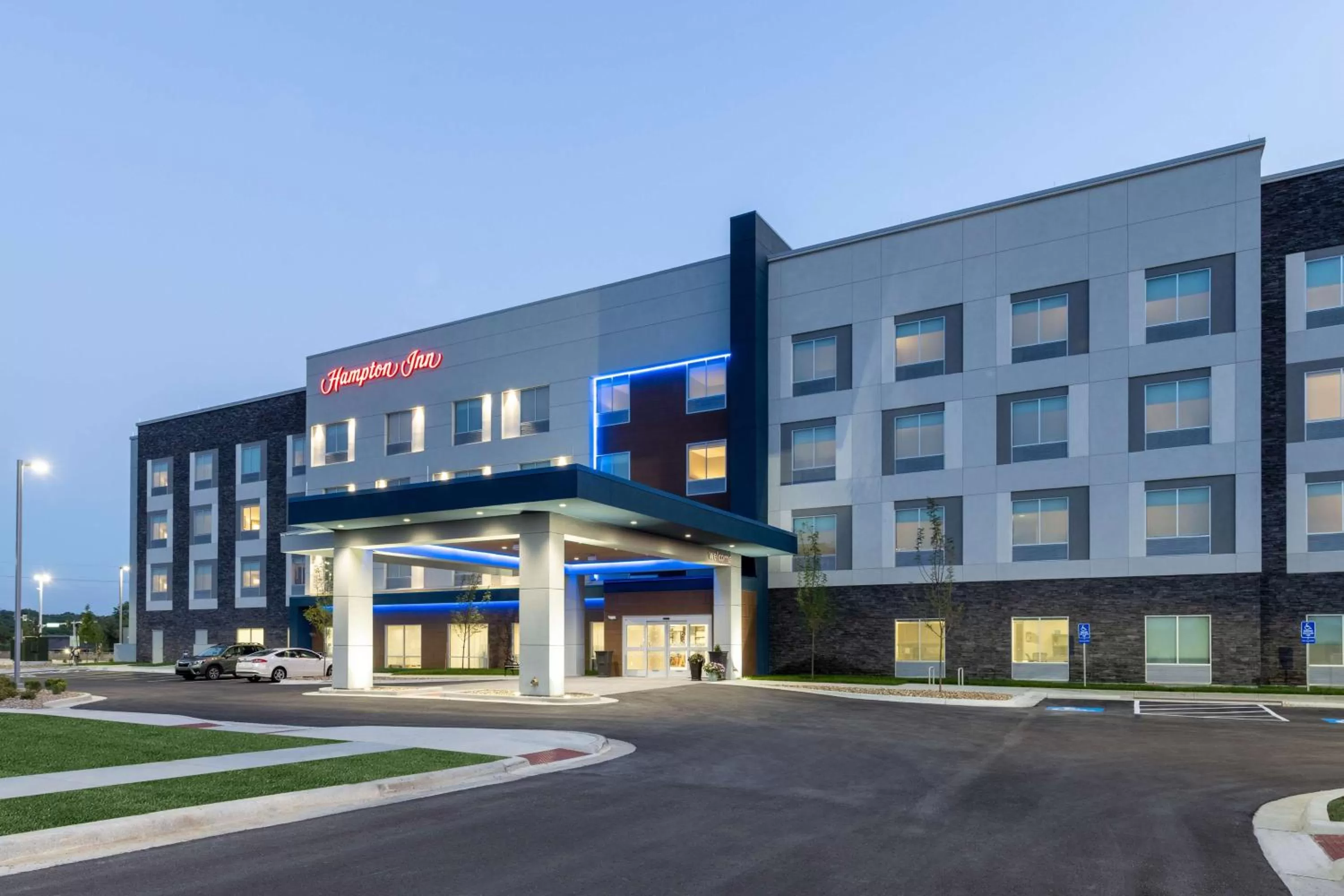 Property building in Hampton Inn Kansas City Southeast, Mo