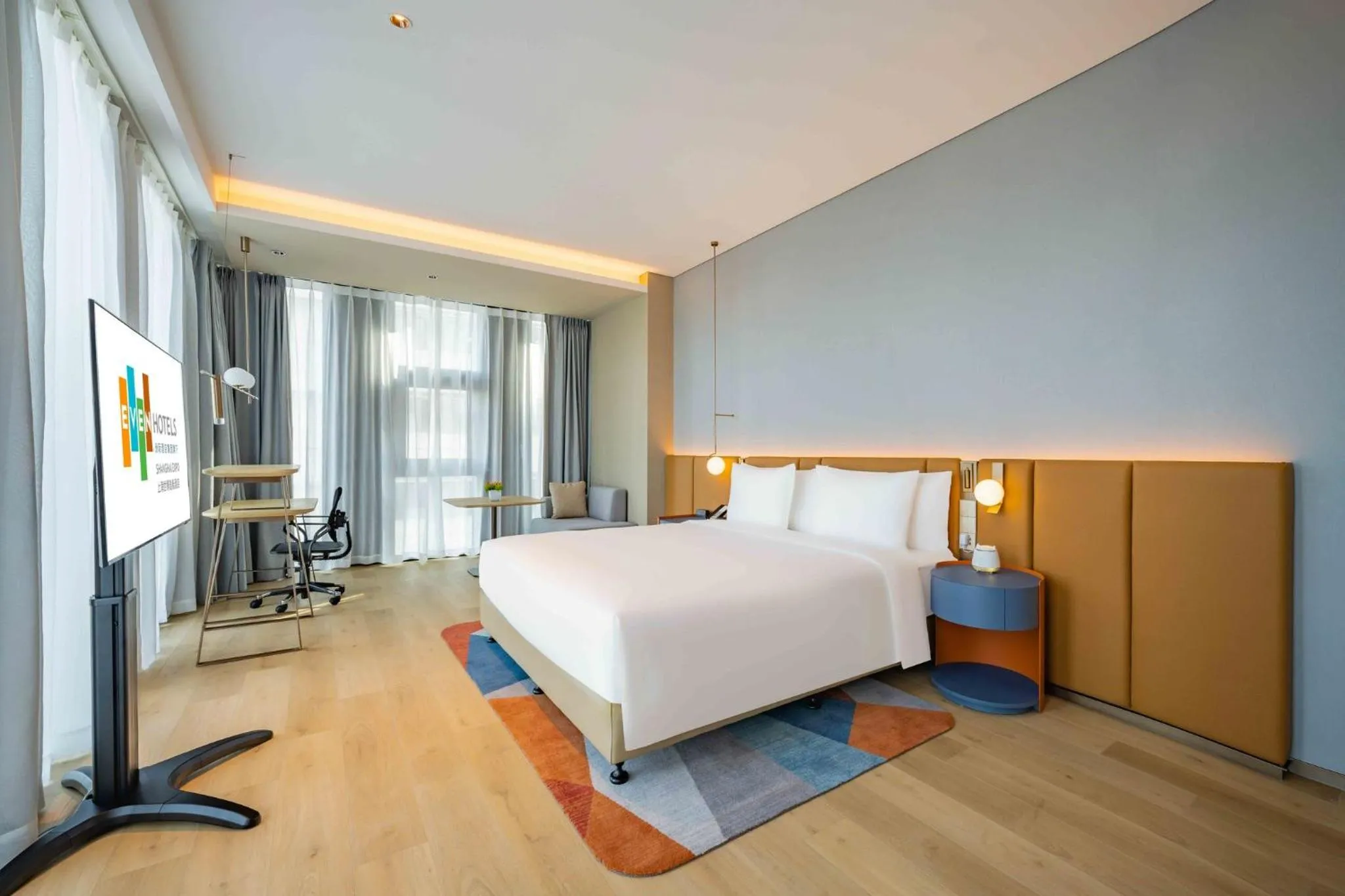 Photo of the whole room, Bed in EVEN Hotels Shanghai Expo by IHG